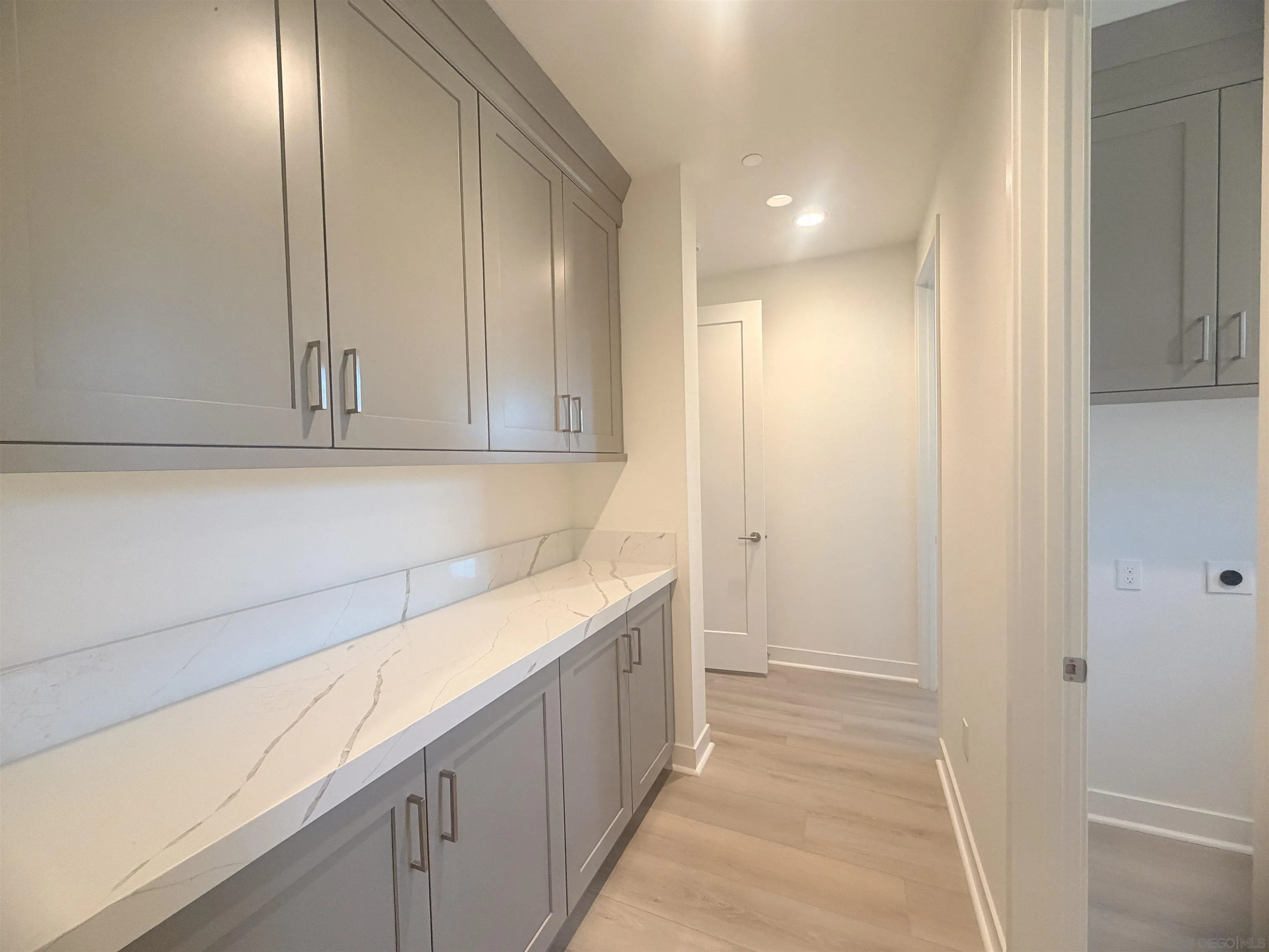 https://cdn.realtyfeed.com/cdn/127/260004216/f379841ebb55f69a77fd020be909c547.webp