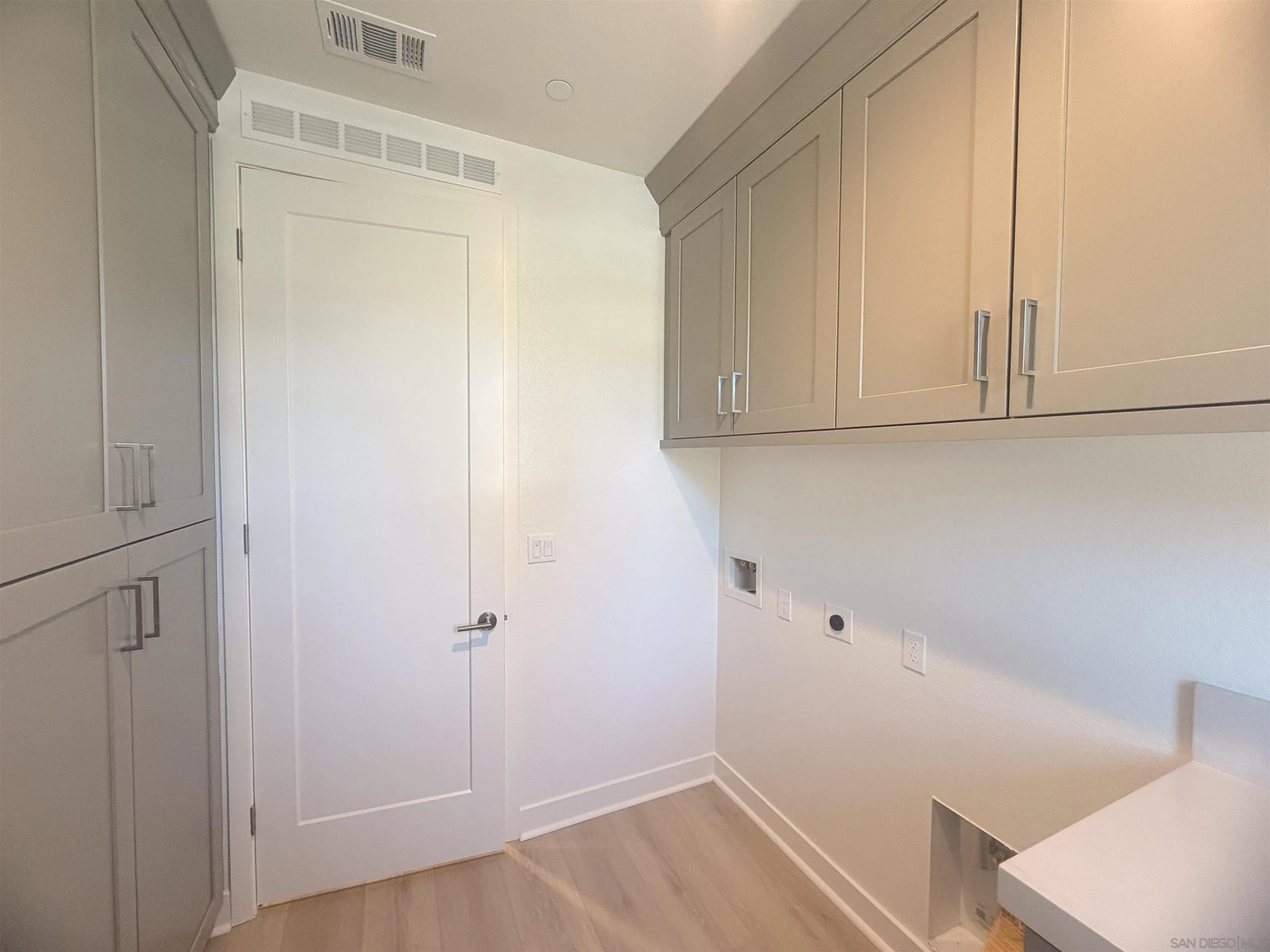 https://cdn.realtyfeed.com/cdn/127/260004216/f433f54f550b5b535502bfff6e4c4347.webp