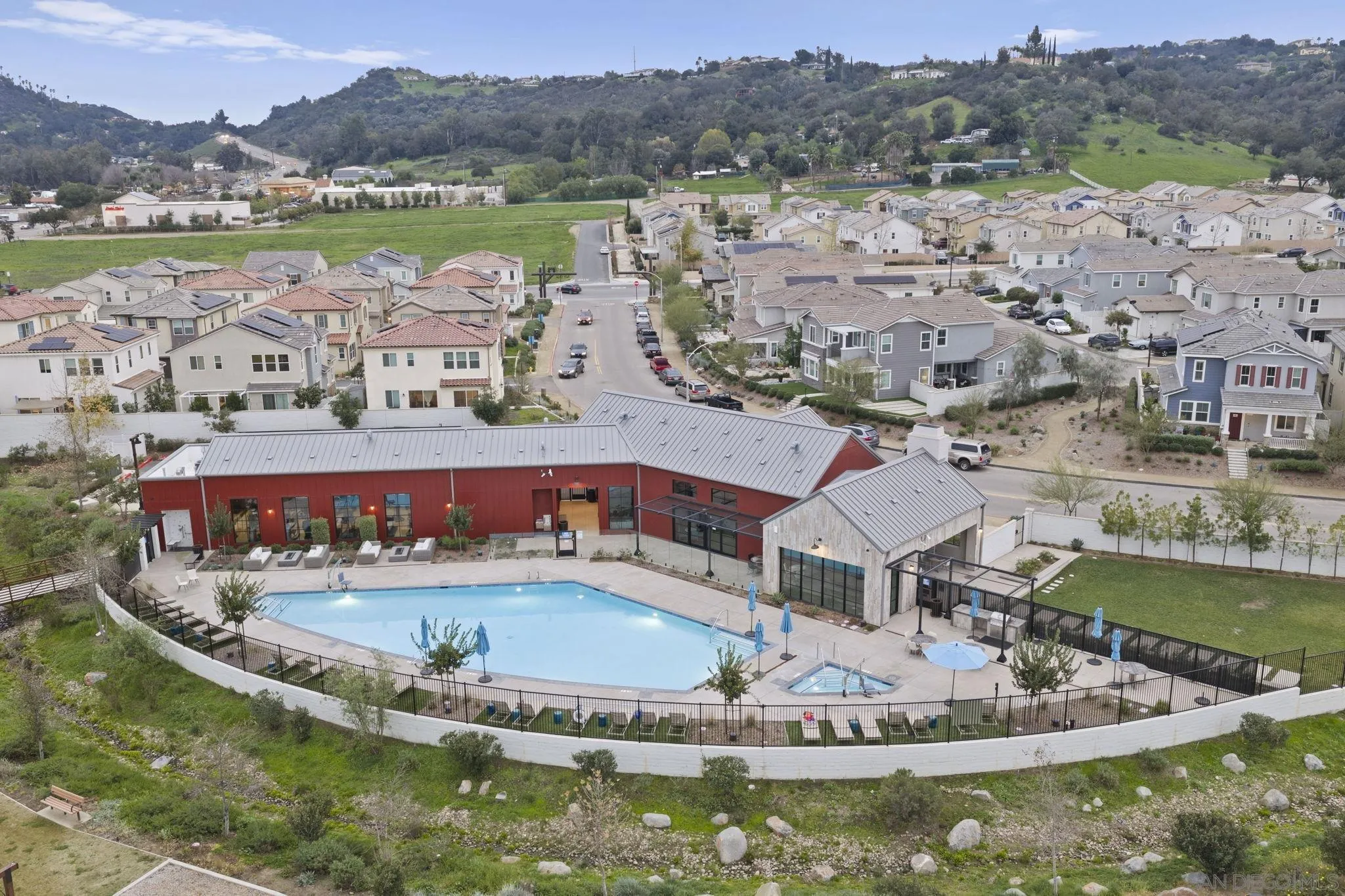 https://cdn.realtyfeed.com/cdn/127/260004220/19b997c0679dc215a938822cb4ddc34d.webp