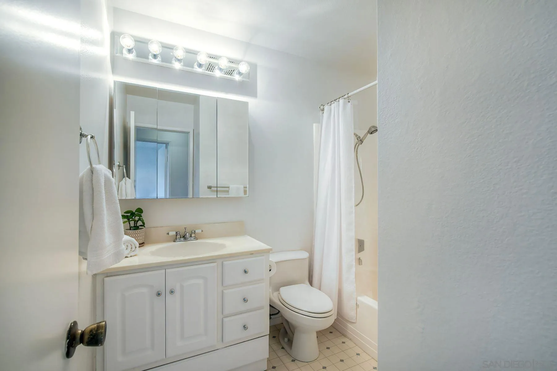 Photo #28: 260004230 Listing: Photo #28