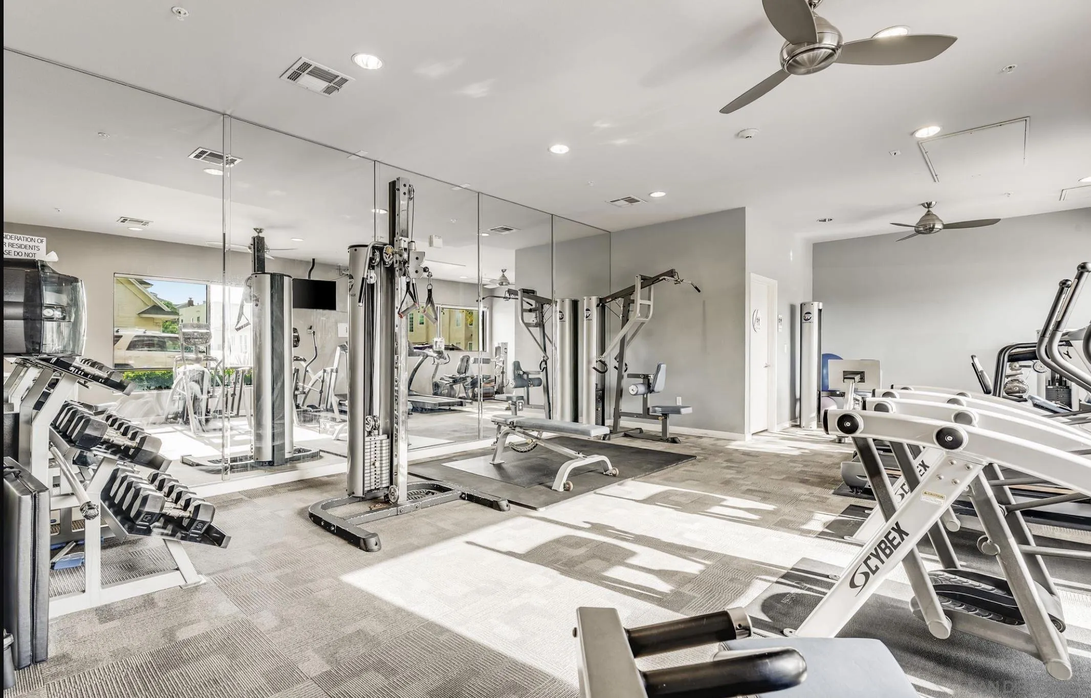 https://cdn.realtyfeed.com/cdn/127/260004231/a4bae7ac03d93850c64c3157d1800dbb.webp