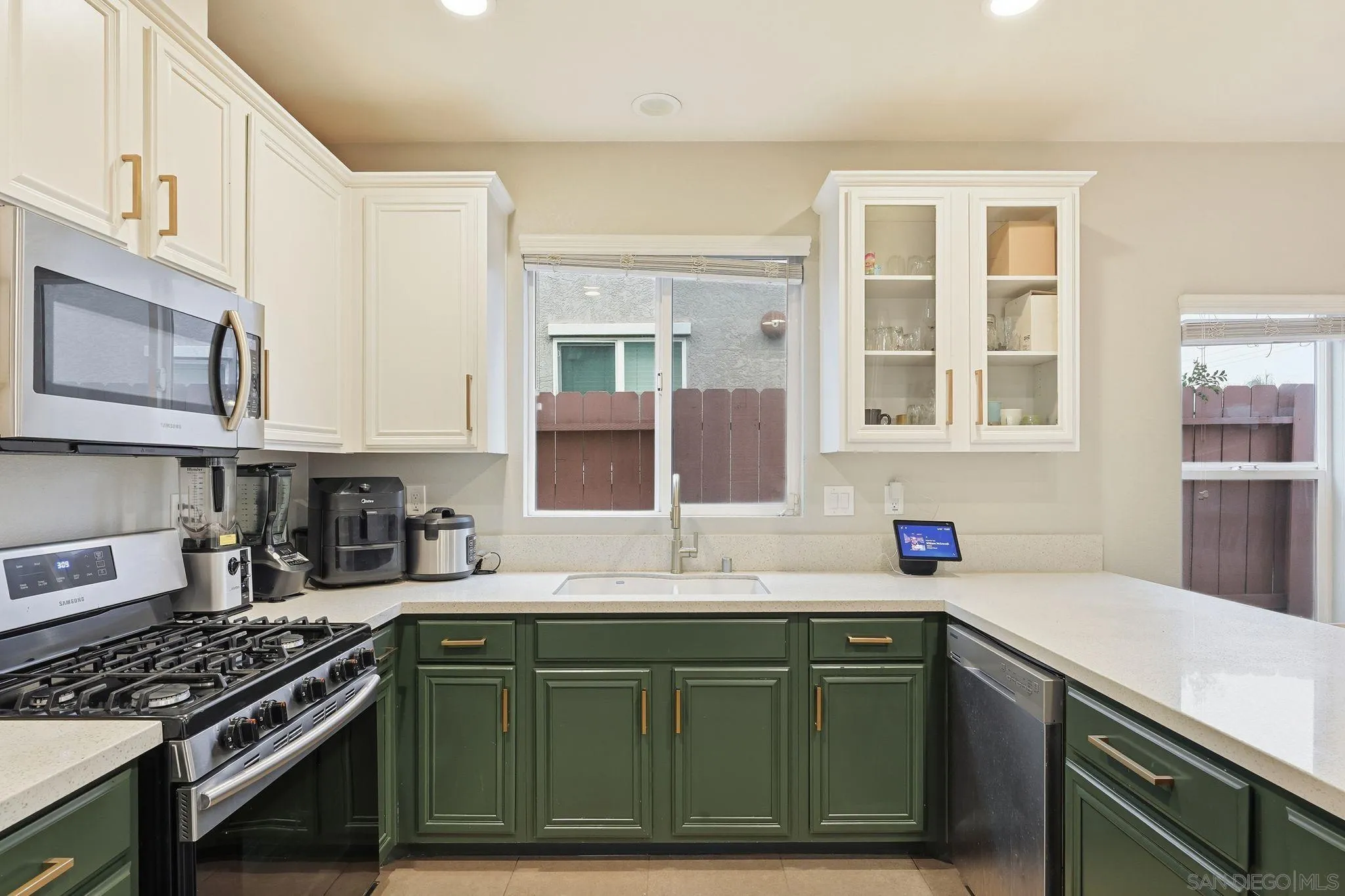 https://cdn.realtyfeed.com/cdn/127/260004232/407a02643c10211c588f1fe59861a0dd.webp
