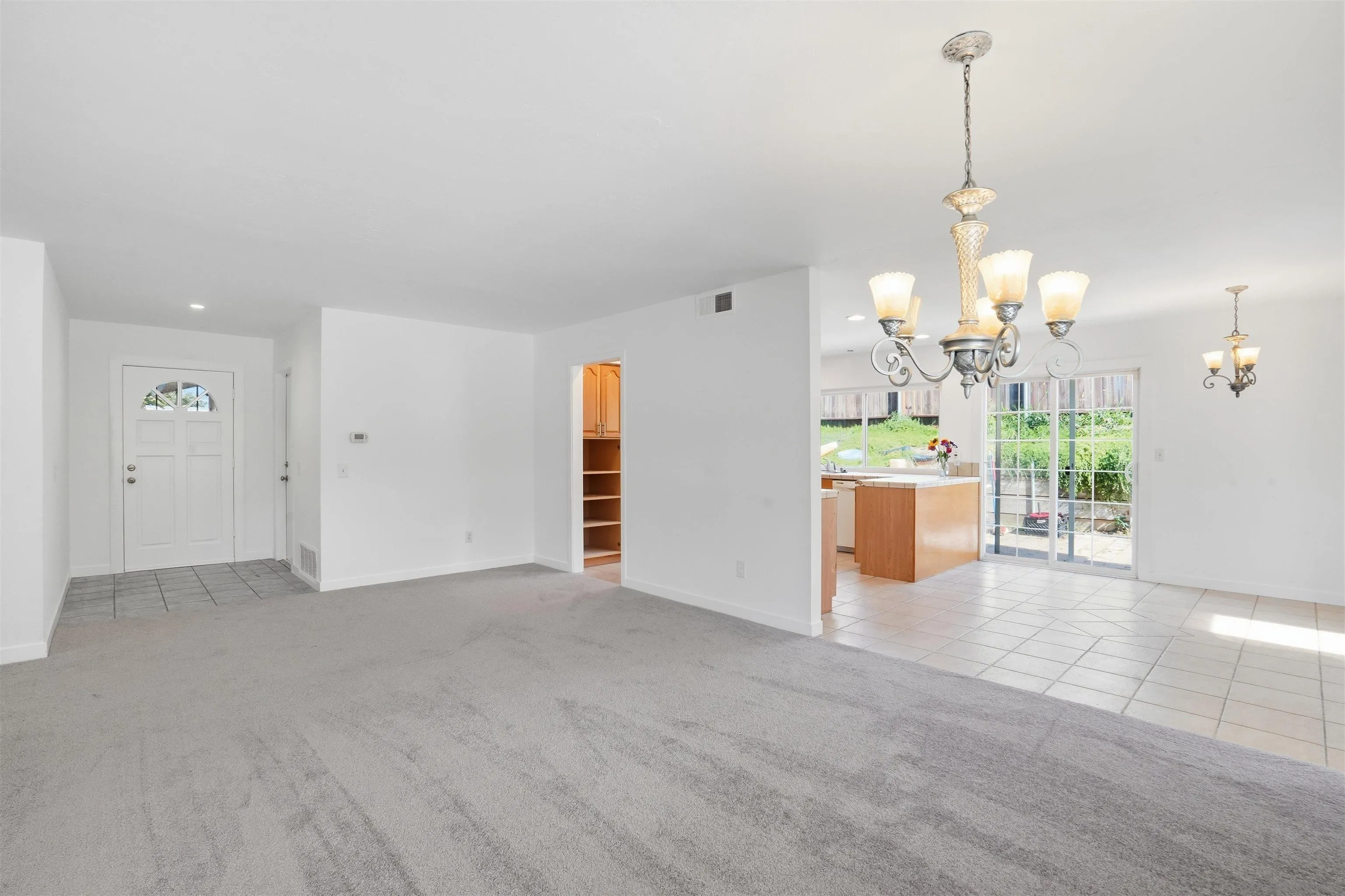 https://cdn.realtyfeed.com/cdn/127/260004233/fab835656f5a99505cea79369ceab736.webp