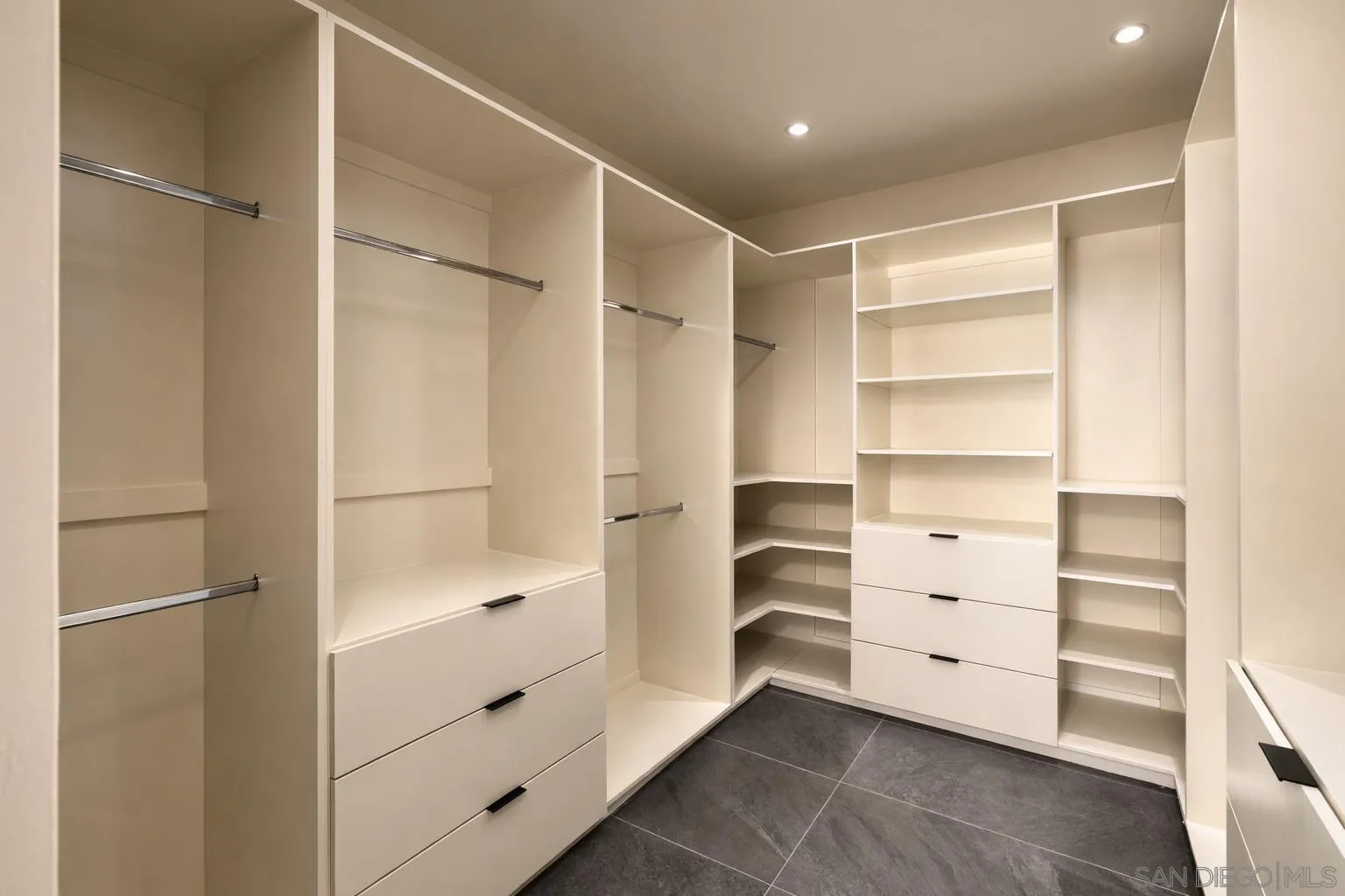https://cdn.realtyfeed.com/cdn/127/260004234/6158f3478a03326d8cc5182bb66f9cca.webp