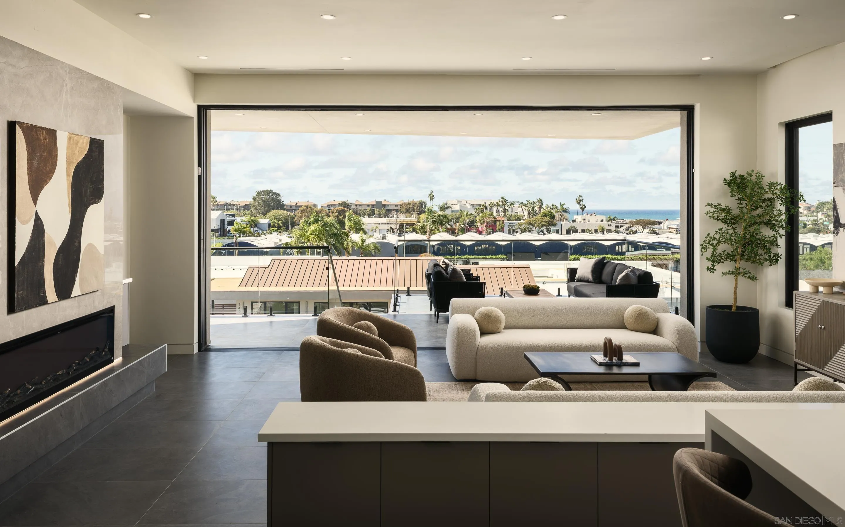 https://cdn.realtyfeed.com/cdn/127/260004234/923318b7c4af1fd60c715e605d667183.webp