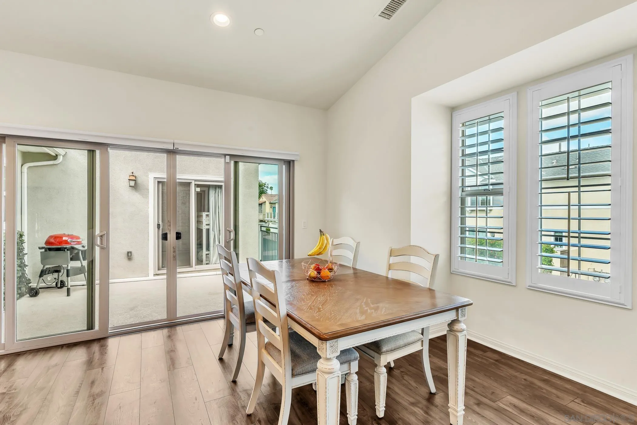 https://cdn.realtyfeed.com/cdn/127/260004237/a5e8792d6b3f6d80dd3d031d84b61974.webp