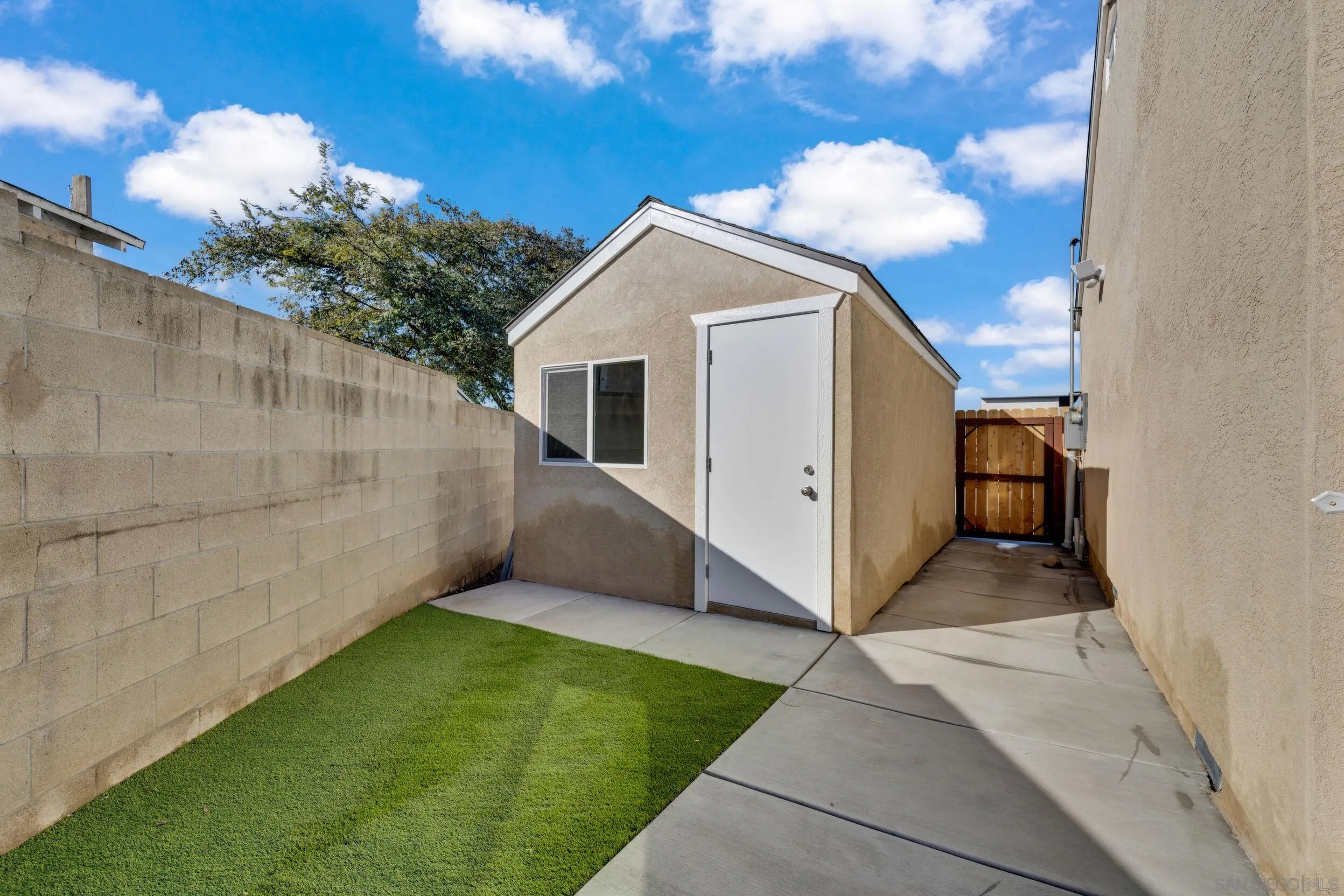 https://cdn.realtyfeed.com/cdn/127/260004241/1c07f464aa6ce95abe13c7d379373d12.webp
