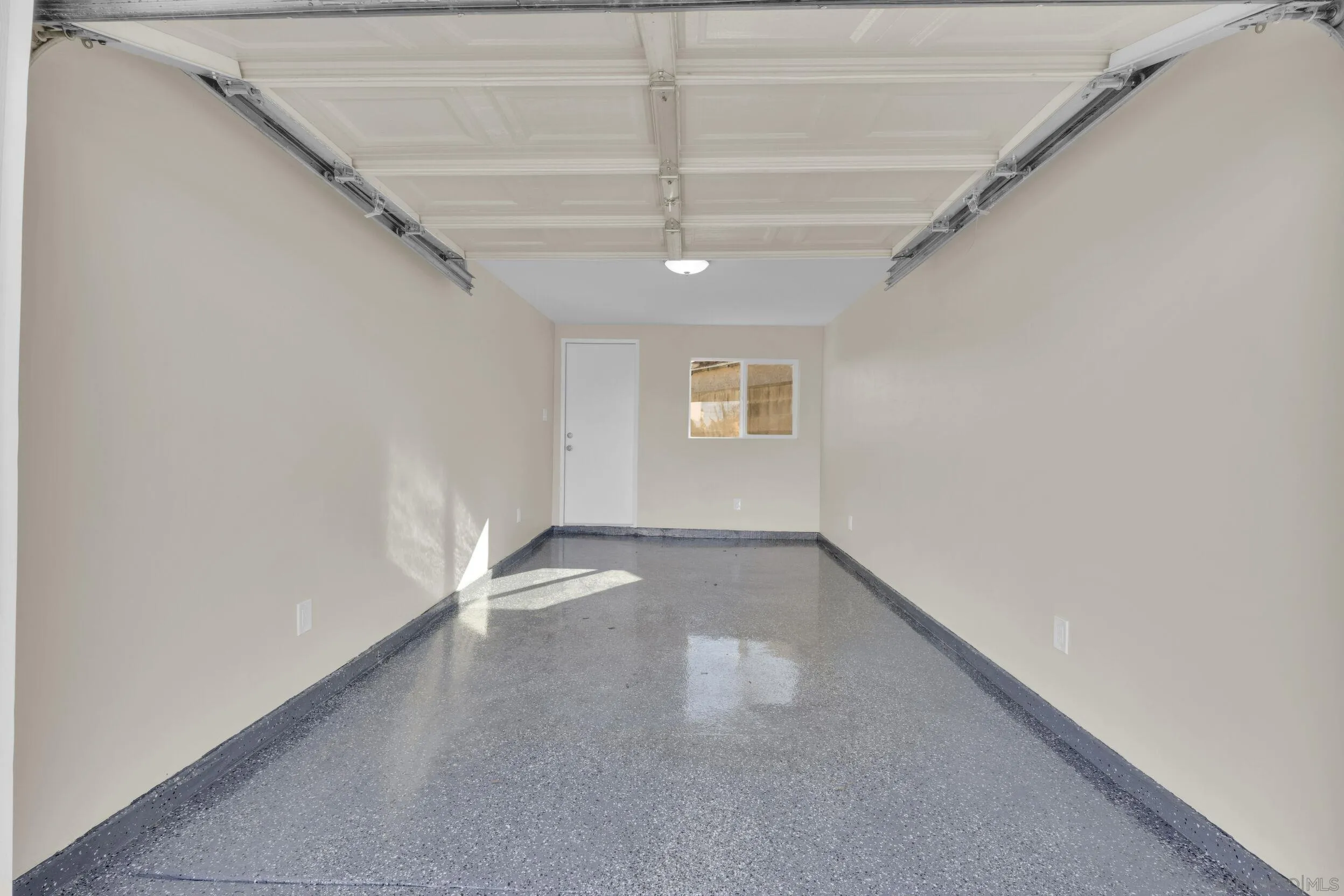 https://cdn.realtyfeed.com/cdn/127/260004241/395176bf71e17a965e32176c2f7dc9ad.webp