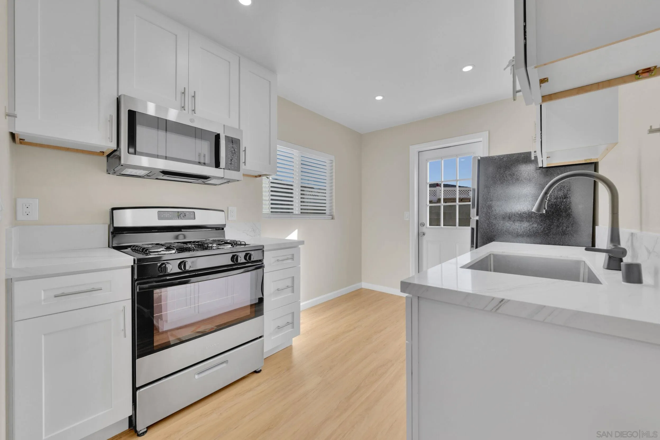 https://cdn.realtyfeed.com/cdn/127/260004241/d2ccb629bfc706a08a9ce54e2752e894.webp