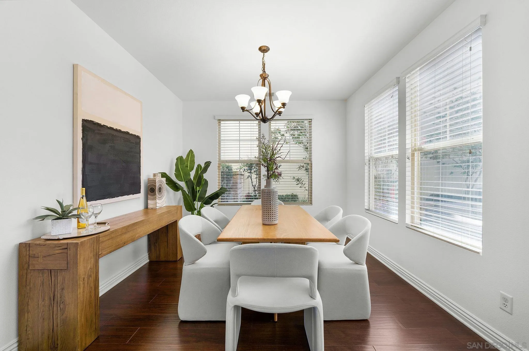 https://cdn.realtyfeed.com/cdn/127/260004242/16e6b304000a83dcab8e02ac6c78f740.webp
