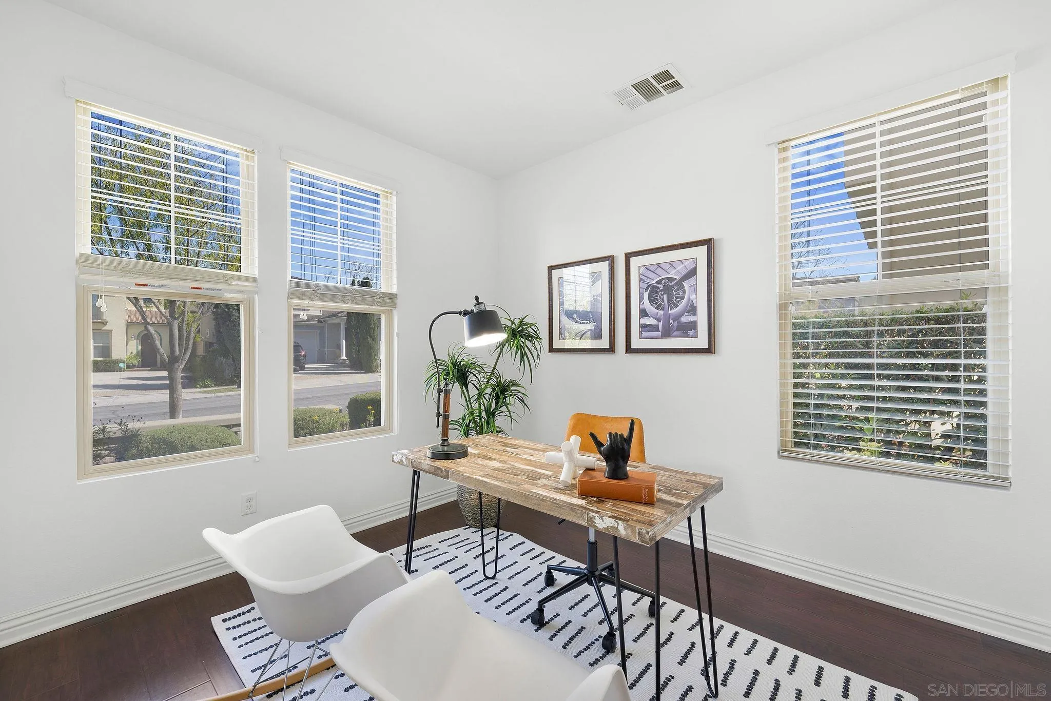 https://cdn.realtyfeed.com/cdn/127/260004242/d16090cbc86e1f6a8974731a038b7fc6.webp
