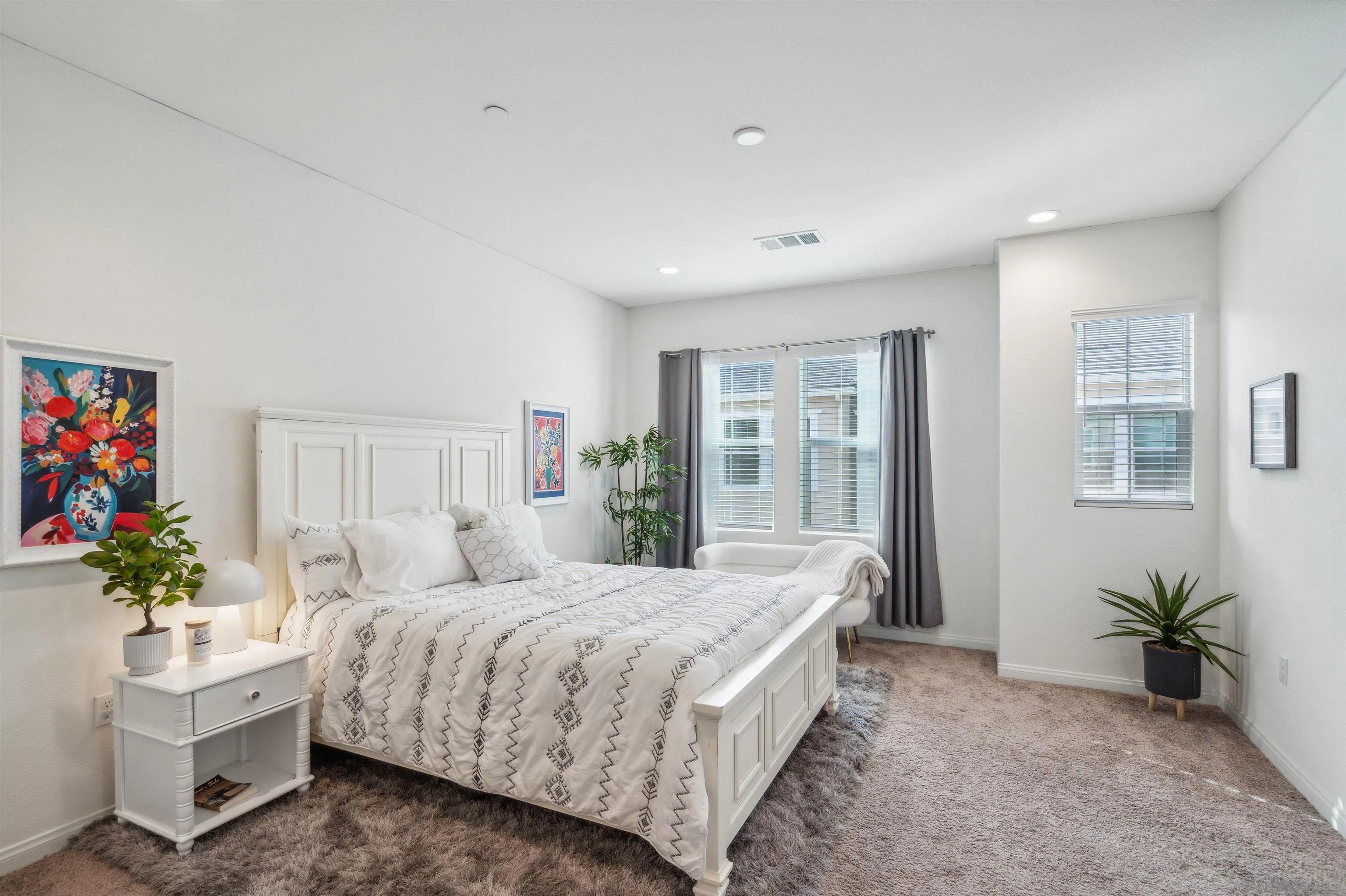 https://cdn.realtyfeed.com/cdn/127/260004247/ba39c456cc3809b963748b40fb6279db.webp