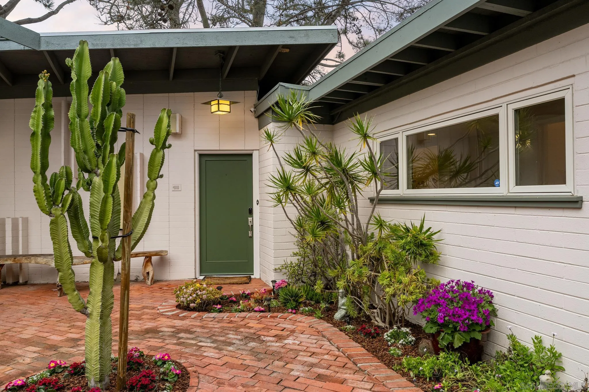 https://cdn.realtyfeed.com/cdn/127/260004248/6ad130fd61406195b38322d3ea1fc220.webp