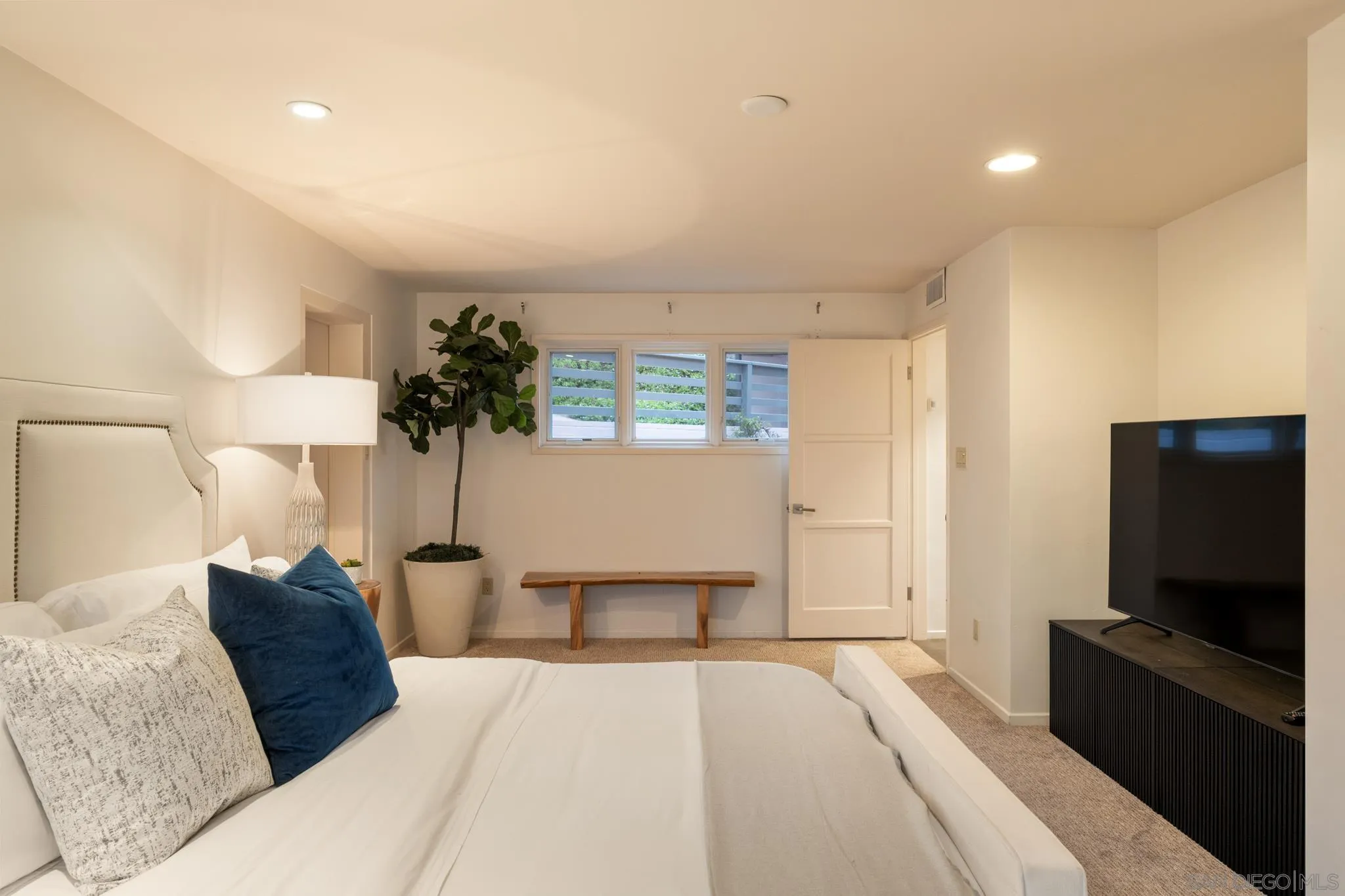 https://cdn.realtyfeed.com/cdn/127/260004248/6f2265a601513fea3222ed5e70962643.webp
