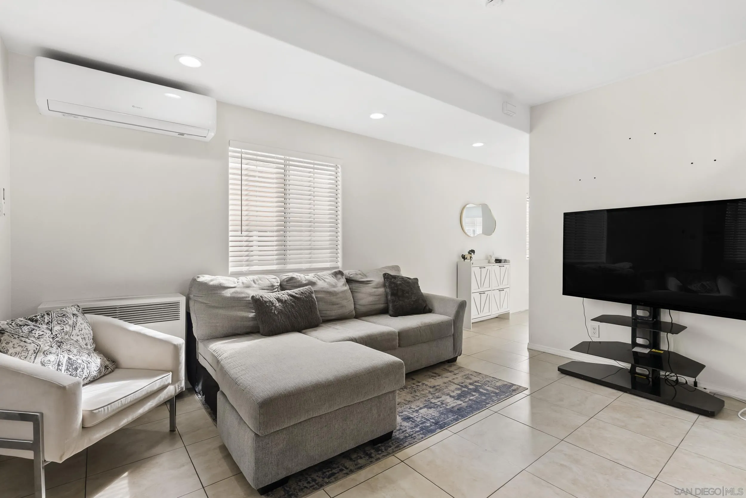 https://cdn.realtyfeed.com/cdn/127/260004253/e370c54477191975c2c348a3ca82813e.webp