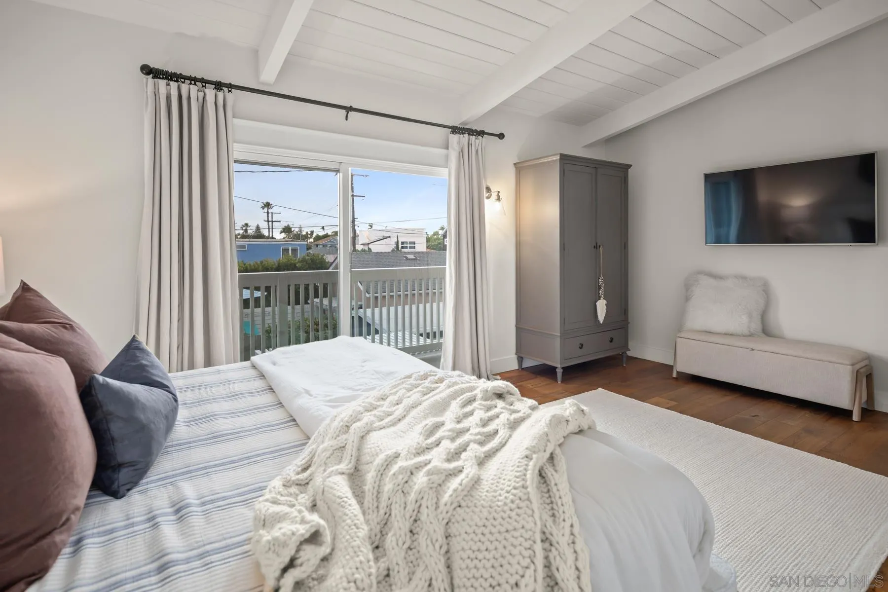 https://cdn.realtyfeed.com/cdn/127/260004257/000afeda84434d705c3c089a13dcf108.webp