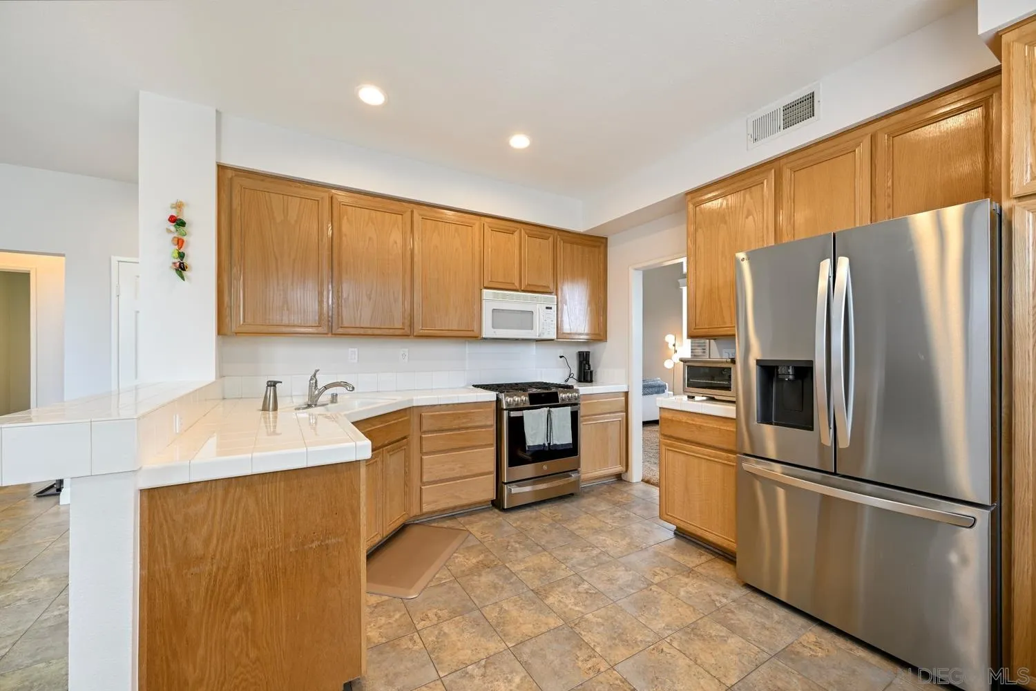 https://cdn.realtyfeed.com/cdn/127/260004269/34867ff184a43efd3722b069ab4f8021.webp