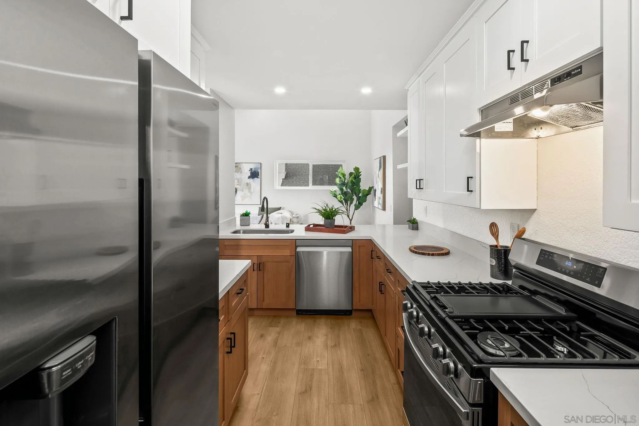 https://cdn.realtyfeed.com/cdn/127/260004273/1975a8d75b6ca180662d578cdf0290b9.webp