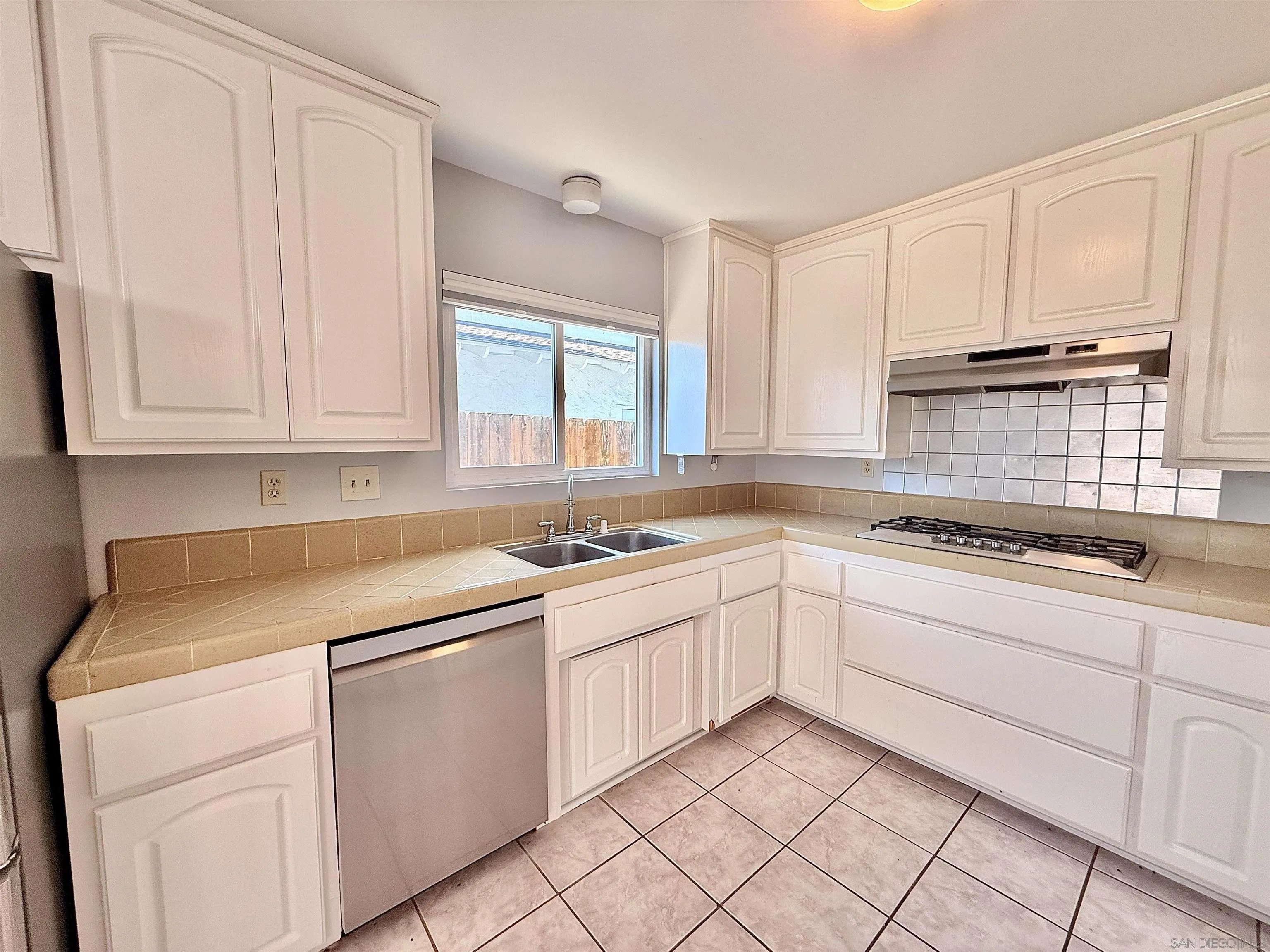 https://cdn.realtyfeed.com/cdn/127/260004276/4c6d782e1617e79ba25714b084da4b1b.webp