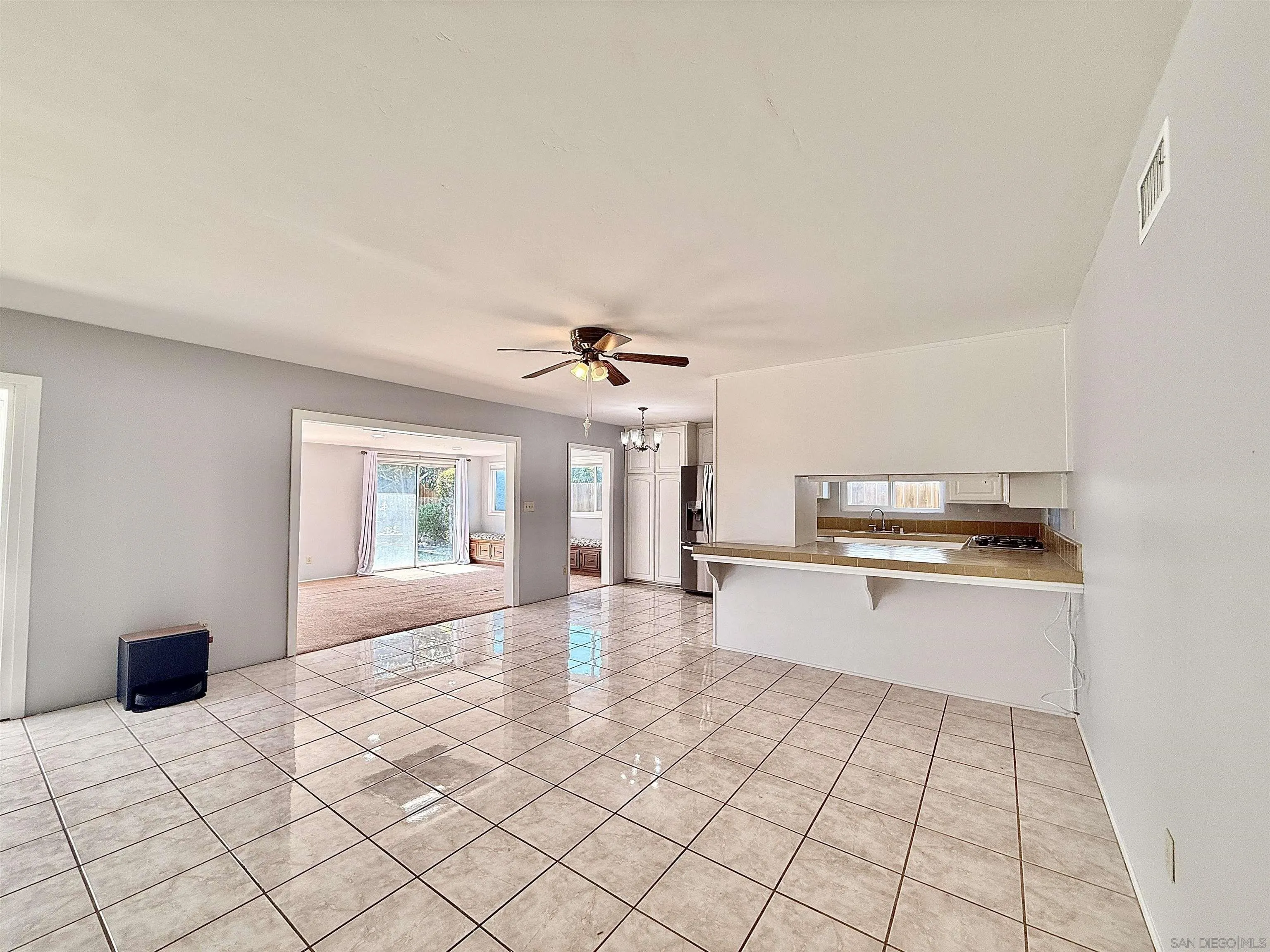 https://cdn.realtyfeed.com/cdn/127/260004276/50a3a76eb0399294ad78df6d786790f2.webp