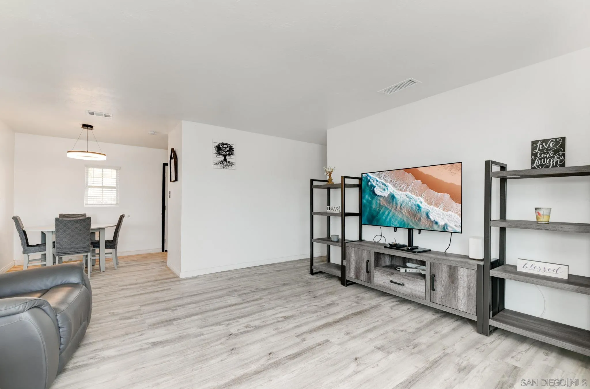 https://cdn.realtyfeed.com/cdn/127/260004278/7fc4d6b41731fad9ac635b5c560a402f.webp