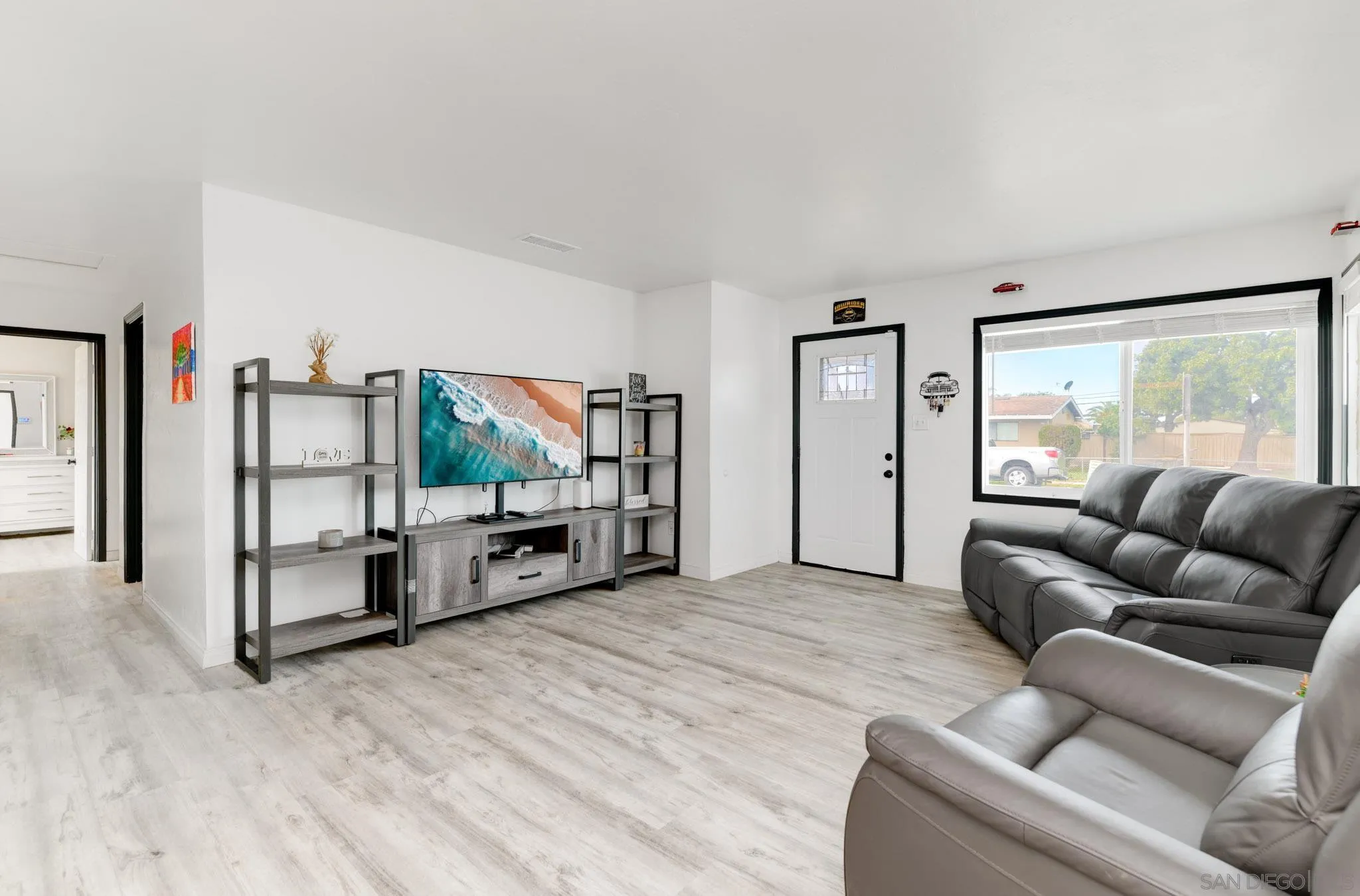 https://cdn.realtyfeed.com/cdn/127/260004278/b144794749c44fe4462bf9f68c81f940.webp