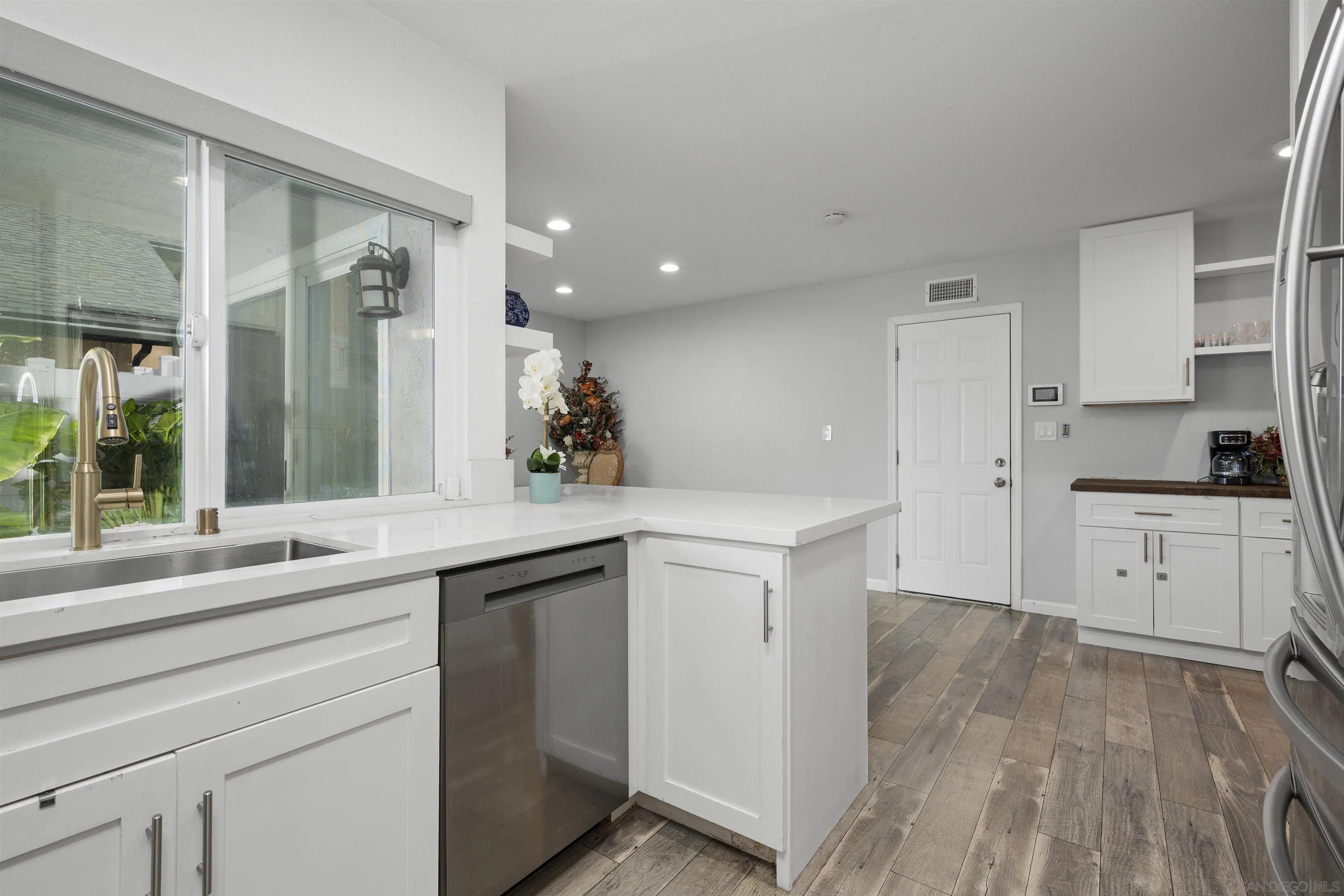 https://cdn.realtyfeed.com/cdn/127/260004291/38662a733415c2062105ffc6fcd61709.webp