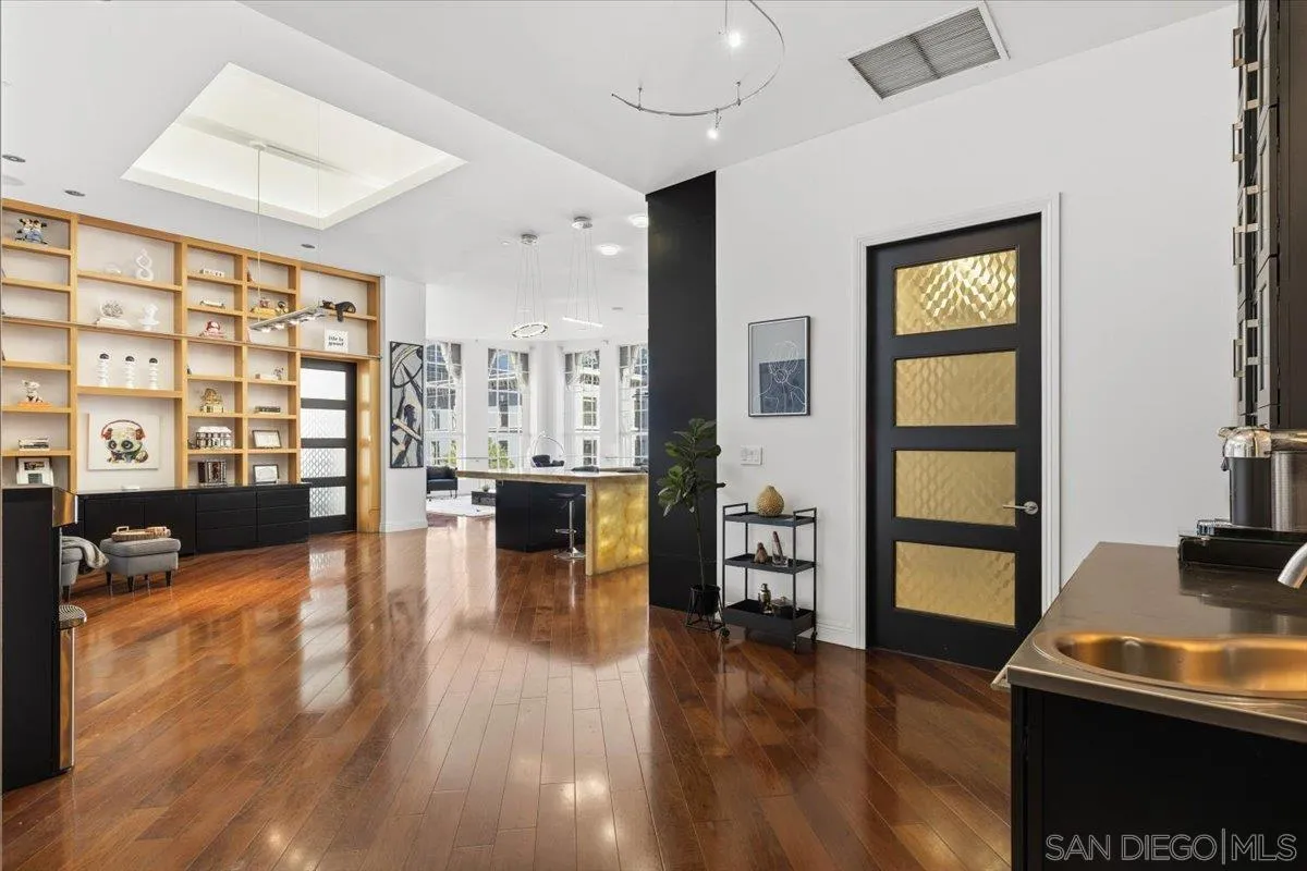 https://cdn.realtyfeed.com/cdn/127/260004292/249ce6c28d34a0a0def89f54a118afcb.webp