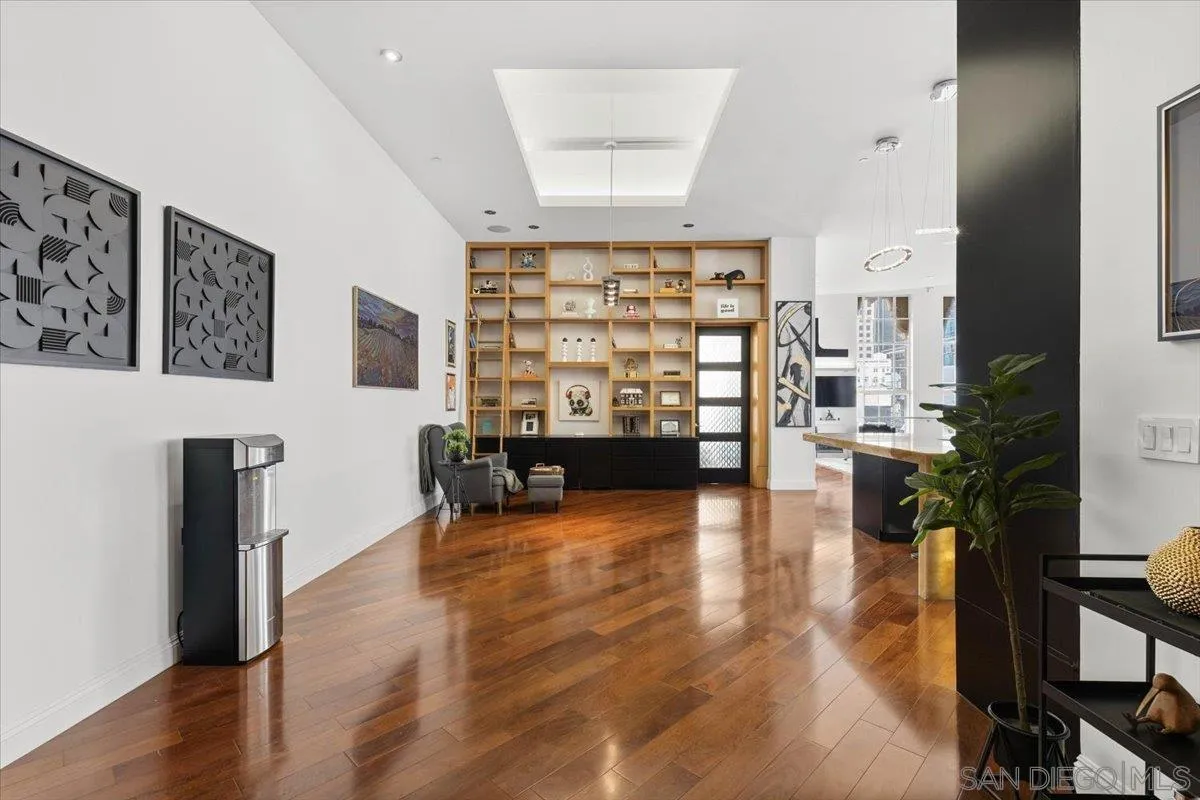 https://cdn.realtyfeed.com/cdn/127/260004292/641d296765f25e1e0434ef0931f0e7e6.webp