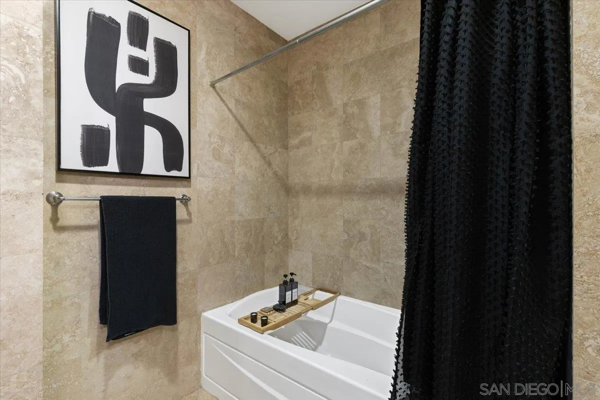 https://cdn.realtyfeed.com/cdn/127/260004292/fc6913a6417949e18cdb4a27d6434a17.webp