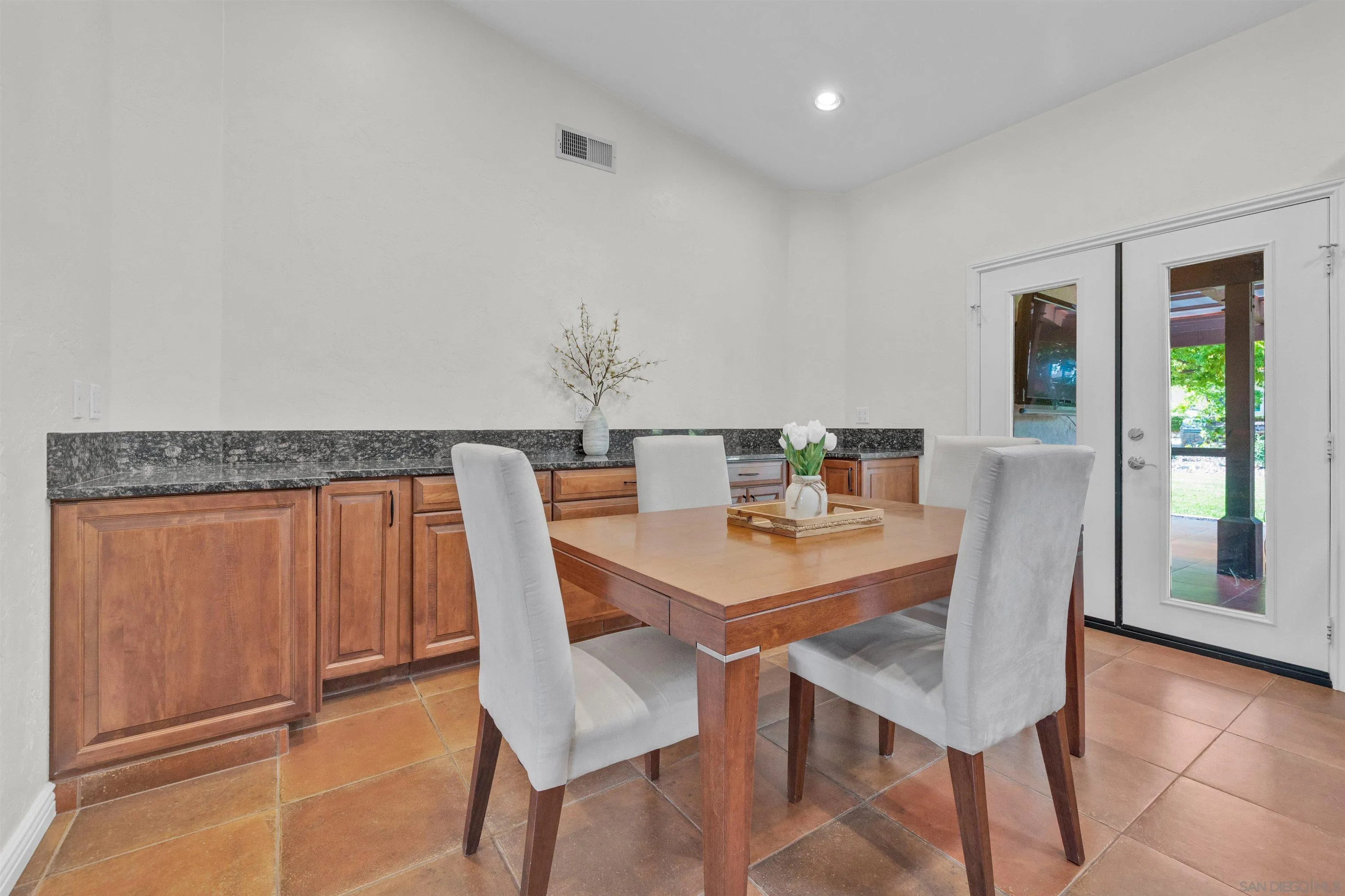 https://cdn.realtyfeed.com/cdn/127/260004299/45b2416320be0b83a71497a645594abe.webp