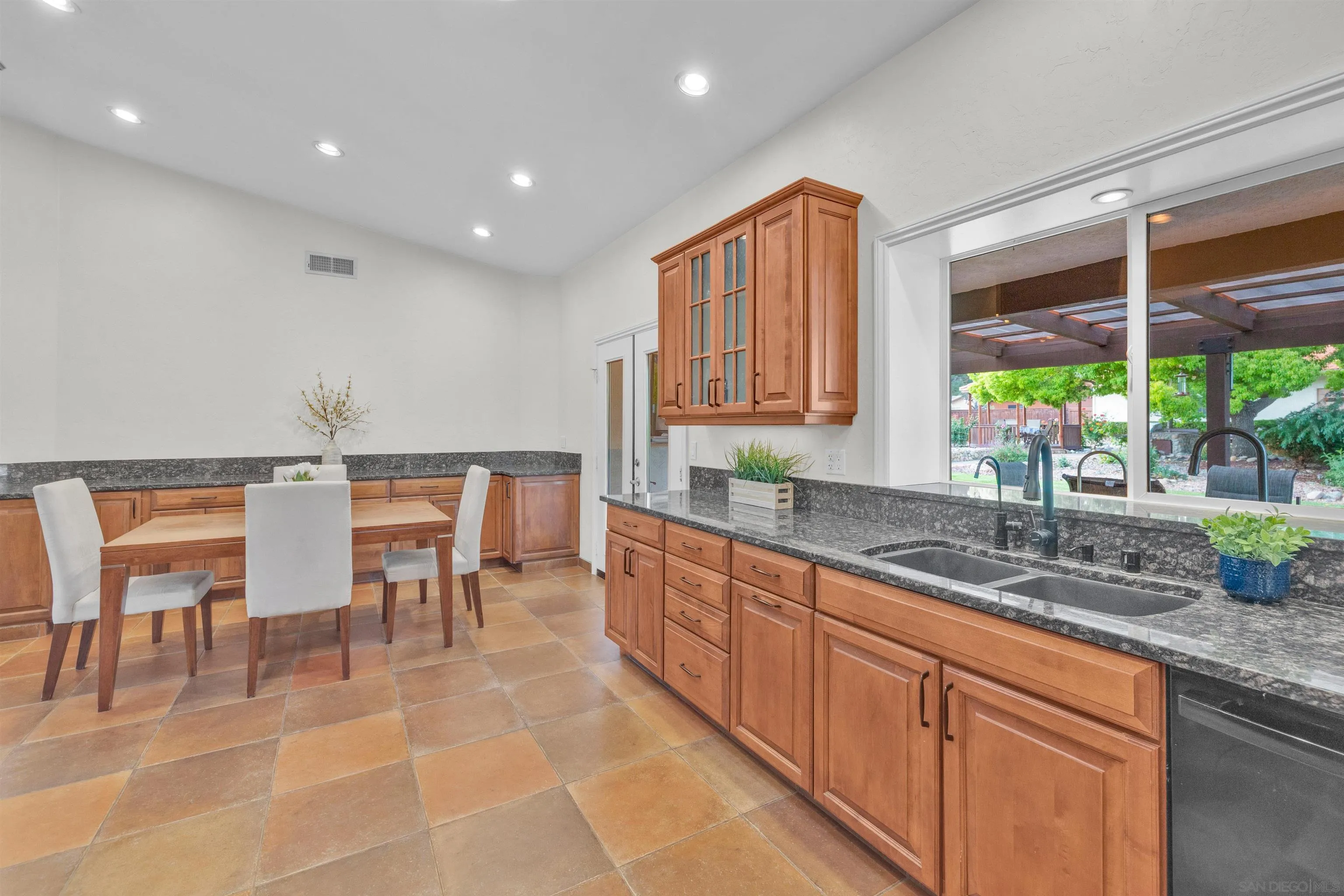 https://cdn.realtyfeed.com/cdn/127/260004299/598cb776d7790425f283bb2f0b5db315.webp