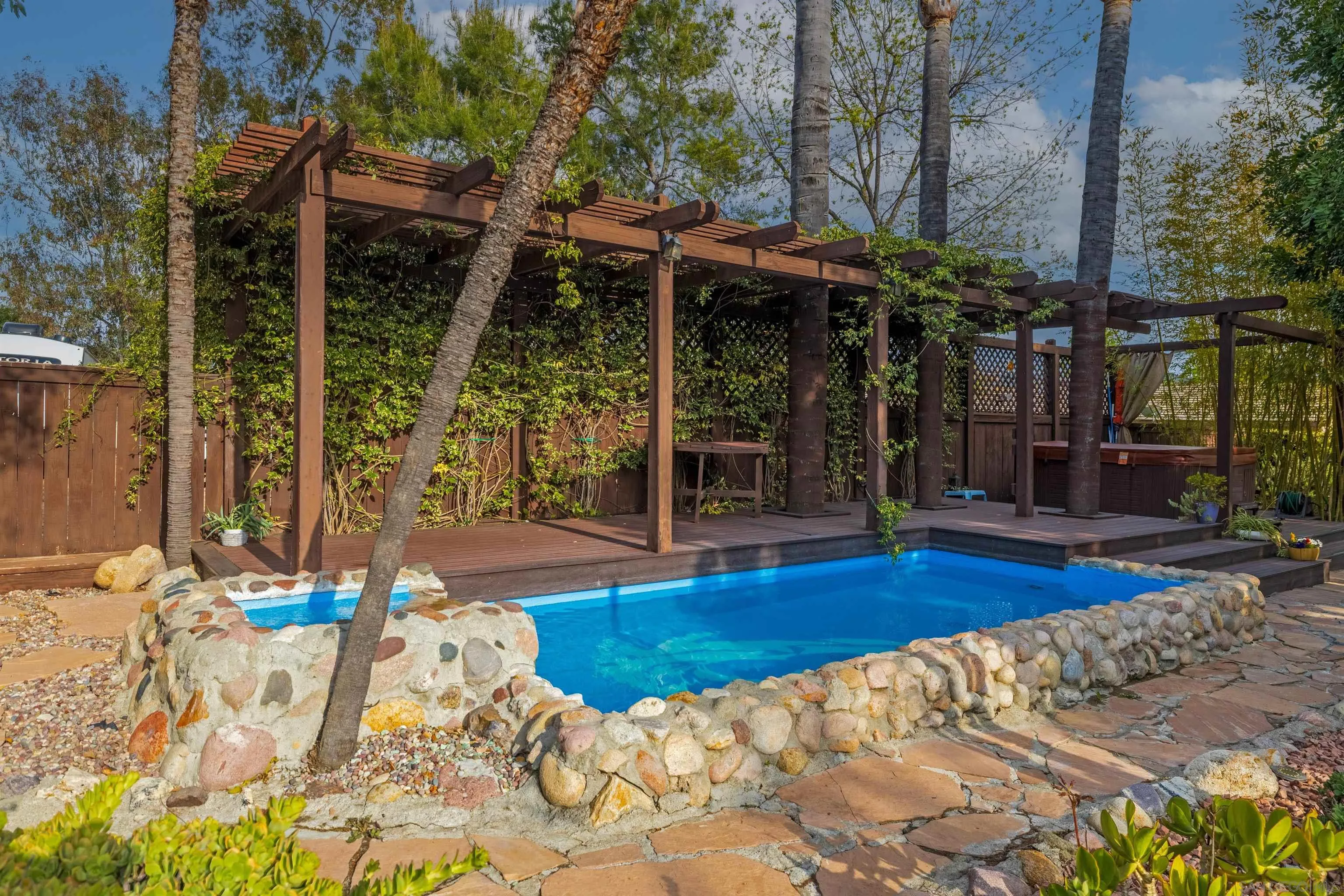 https://cdn.realtyfeed.com/cdn/127/260004299/91d6720dcdae9a166113031630b22b23.webp