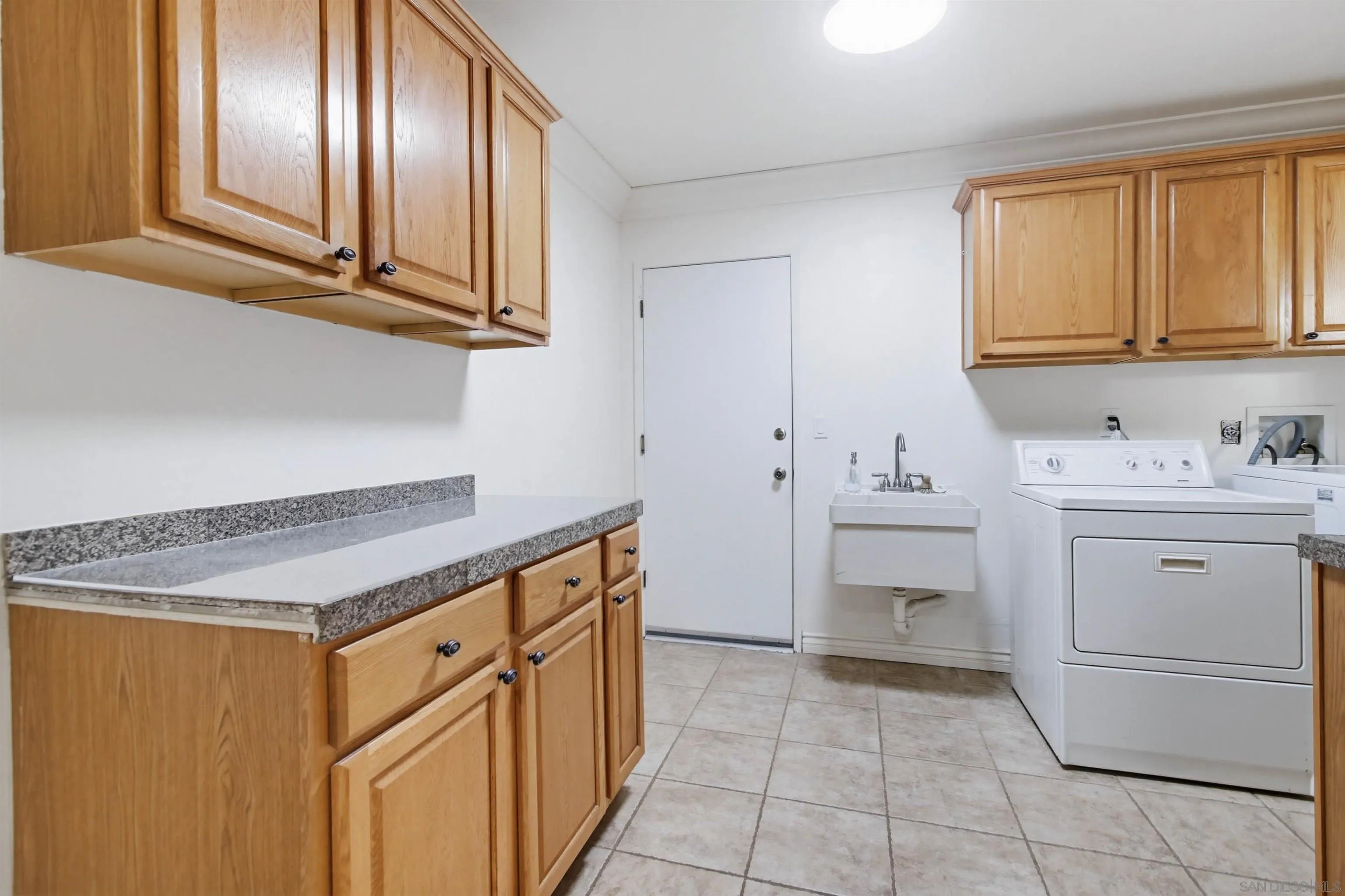 https://cdn.realtyfeed.com/cdn/127/2600043/aa9e42844453f3b5a24c00d62f0a2392.webp