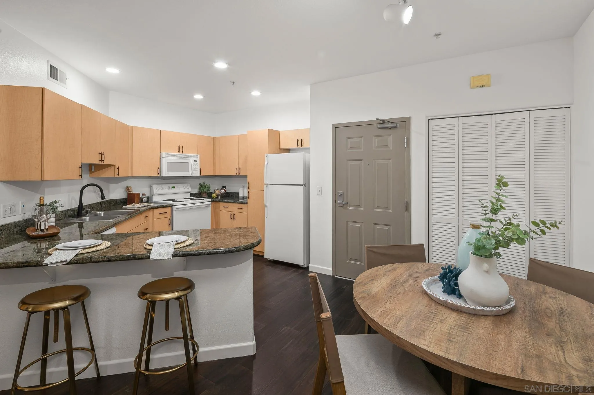 Photo #4: 260004300 Listing: Photo #4