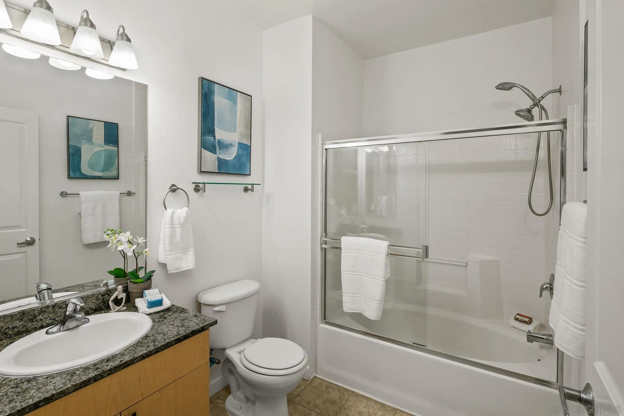 Photo #15: 260004300 Listing: Photo #15
