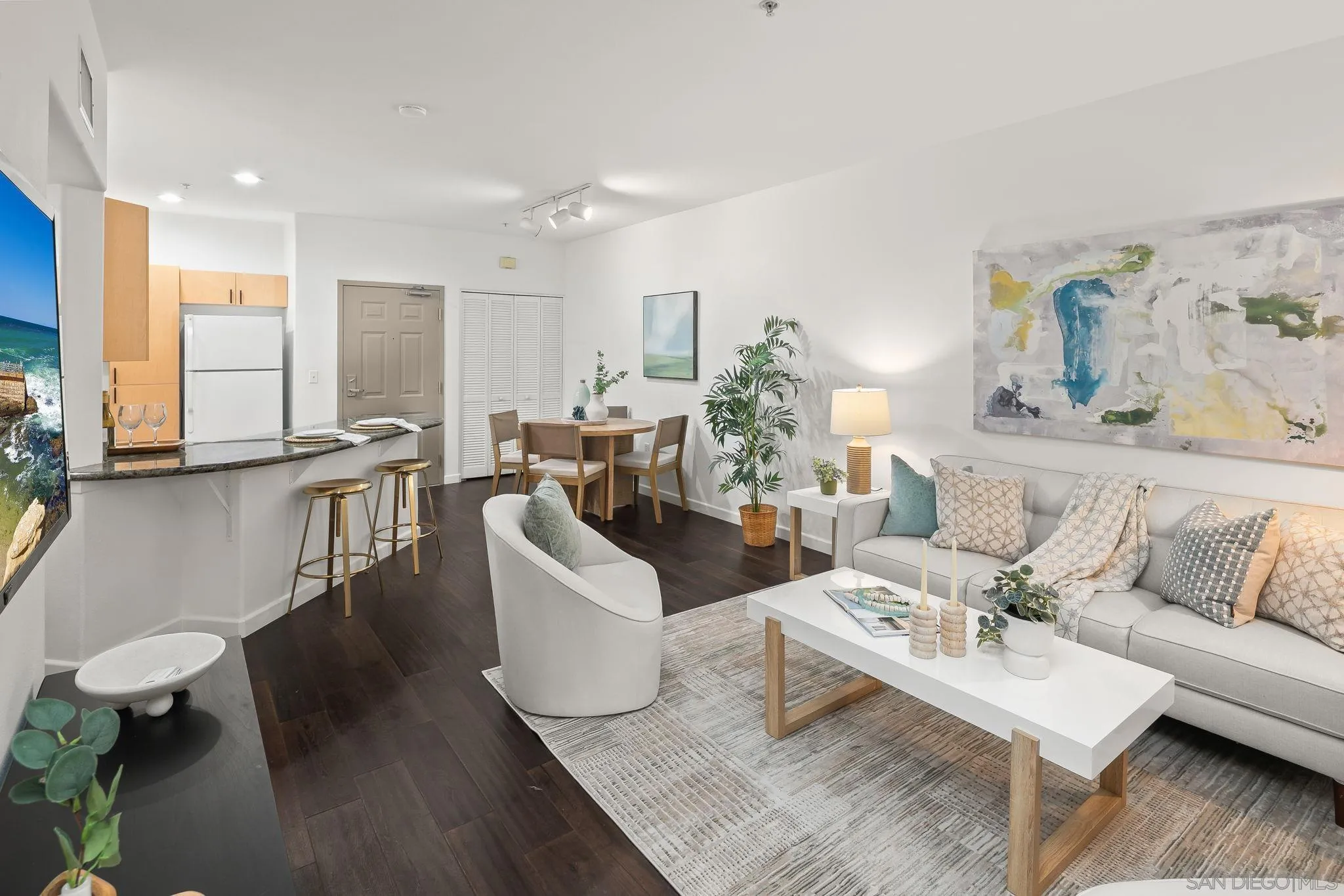 Photo #8: 260004300 Listing: Photo #8