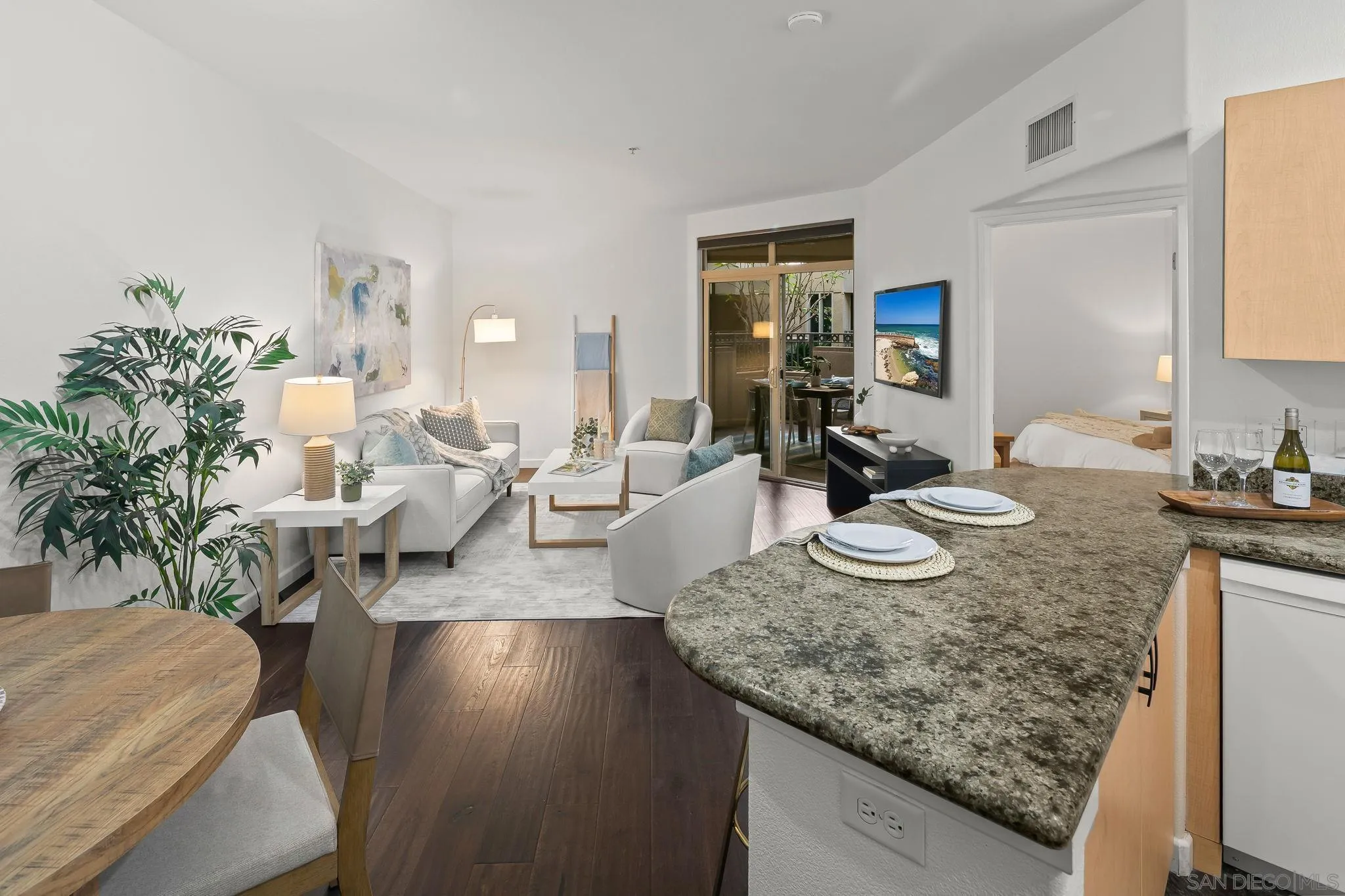 Photo #7: 260004300 Listing: Photo #7