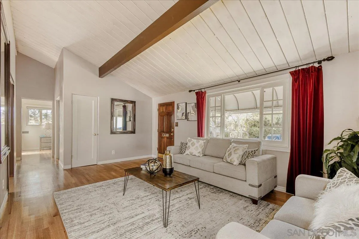 https://cdn.realtyfeed.com/cdn/127/260004301/1d2ec781200f6bc96fff0a1b135ac68f.webp