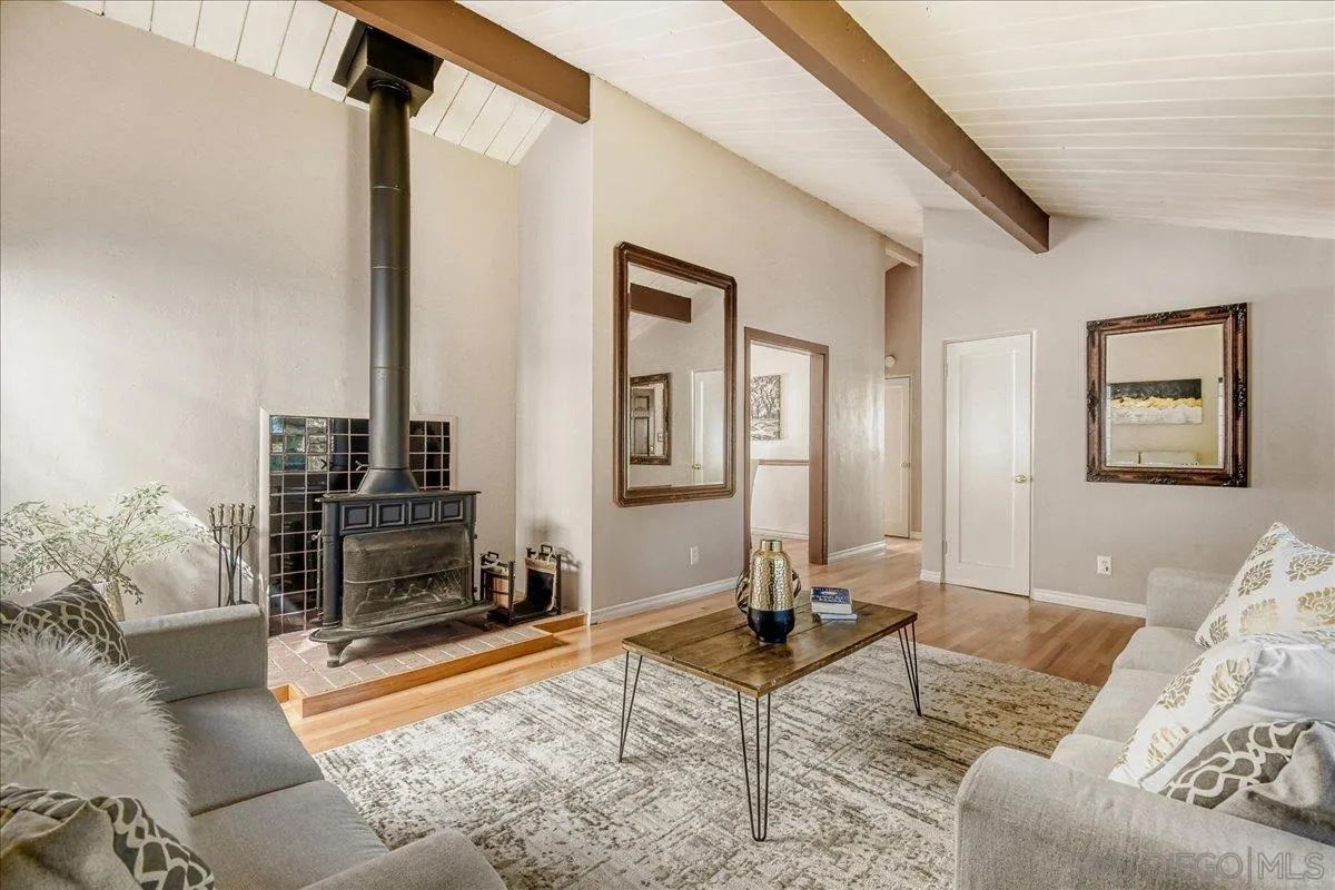 https://cdn.realtyfeed.com/cdn/127/260004301/af9b5b9ba205faa991aec51452a9b711.webp