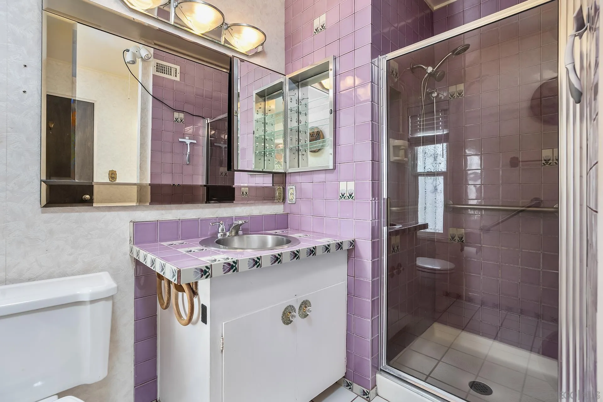 https://cdn.realtyfeed.com/cdn/127/260004309/1f10c919e55d3bacd6cb0c6321a06b34.webp