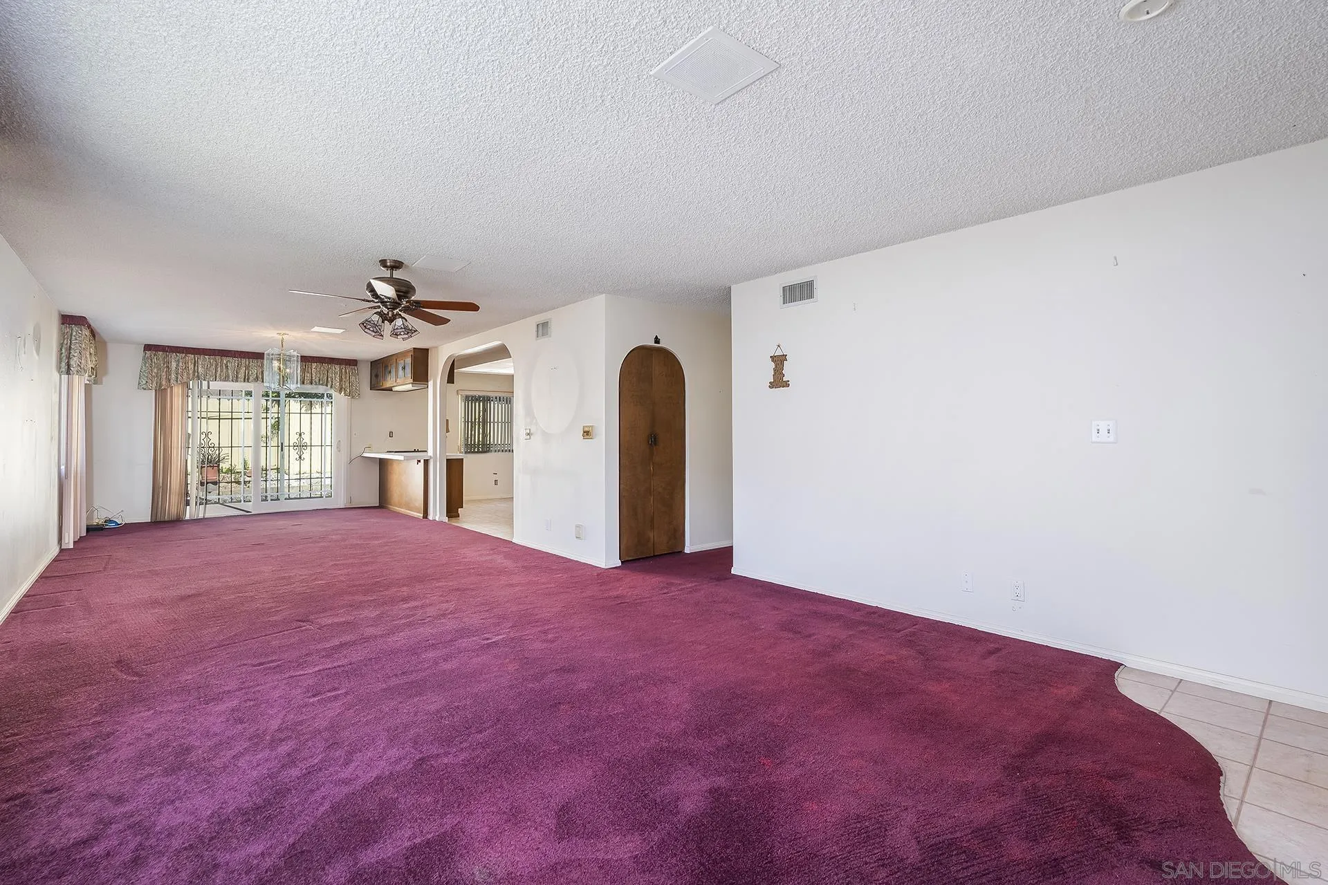 https://cdn.realtyfeed.com/cdn/127/260004309/fa8ef0c62ee67b31fe6267177cdd568c.webp