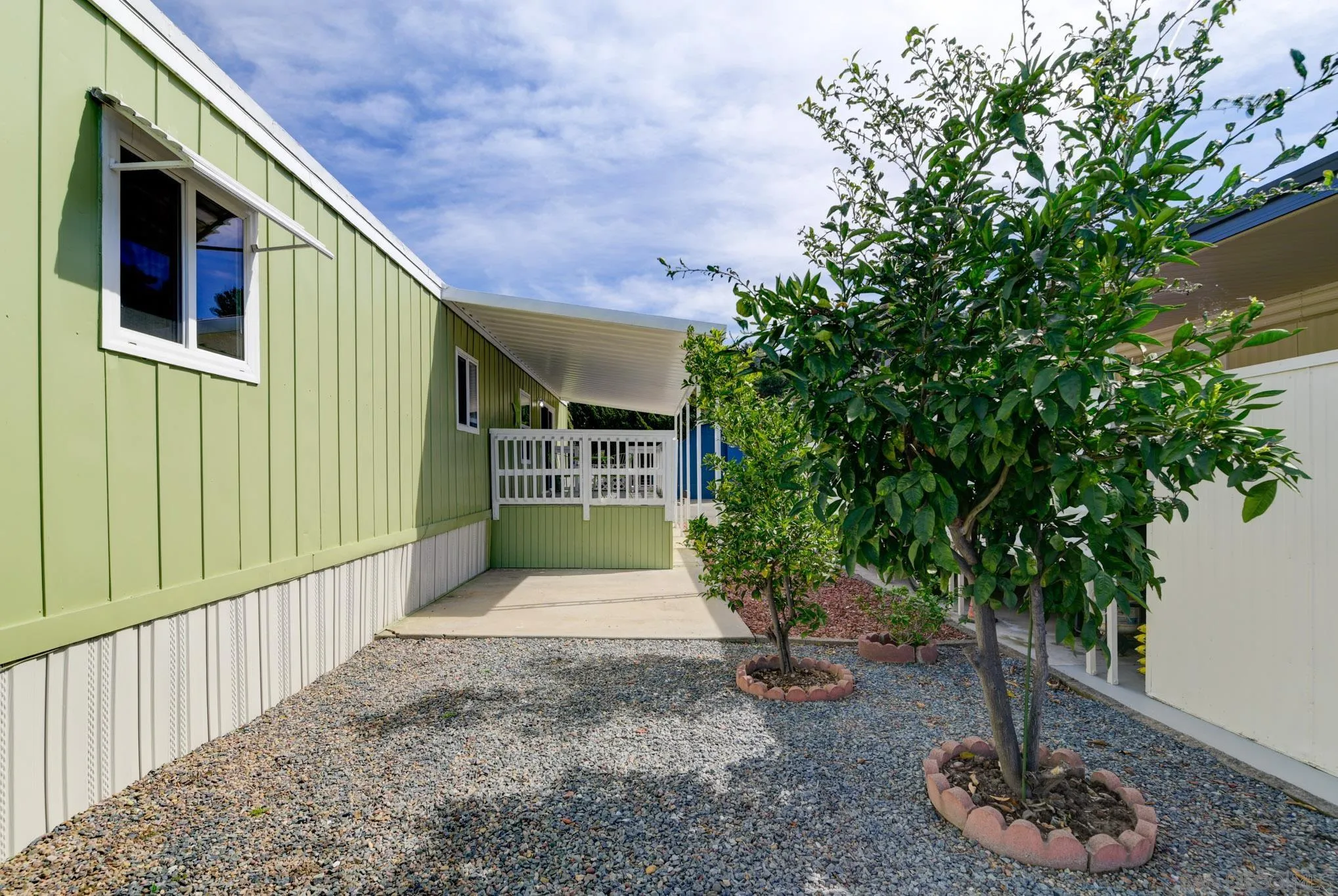https://cdn.realtyfeed.com/cdn/127/260004314/ca1f3b33f6706fa943352f7d8eba2809.webp