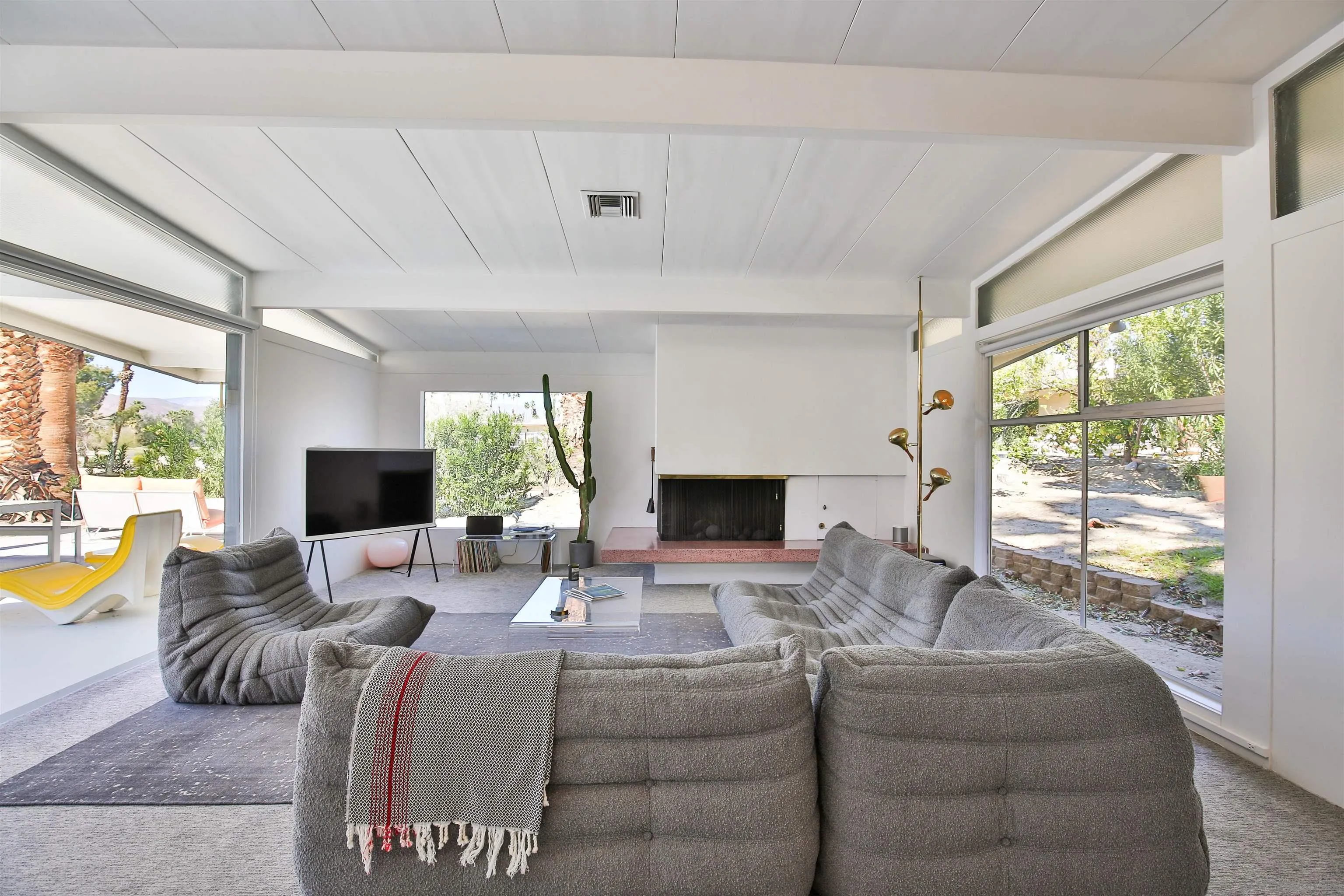 https://cdn.realtyfeed.com/cdn/127/260004315/0da6813aeab1dd53b1bd0422378c4e91.webp