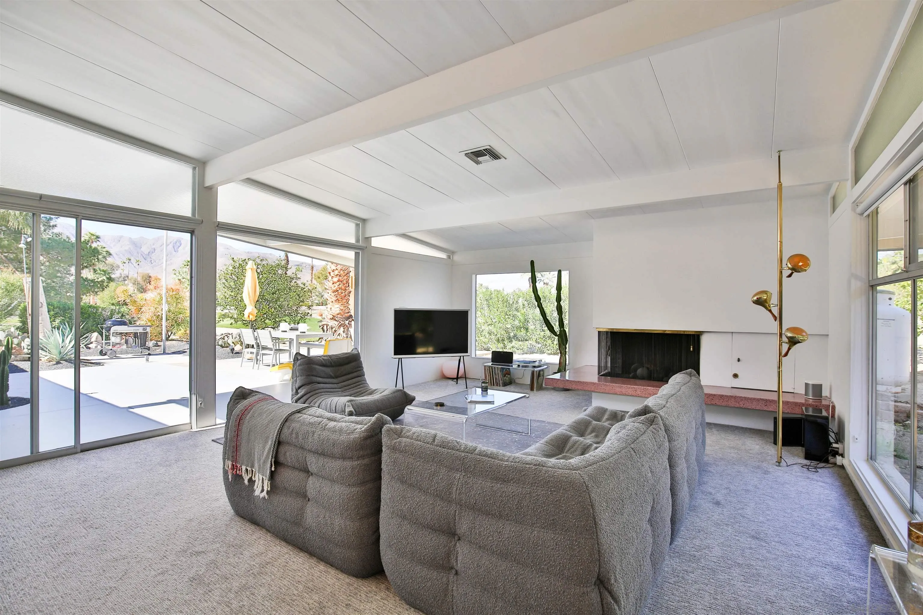 https://cdn.realtyfeed.com/cdn/127/260004315/1cbb184f22c592368dd30d7dae3a960b.webp