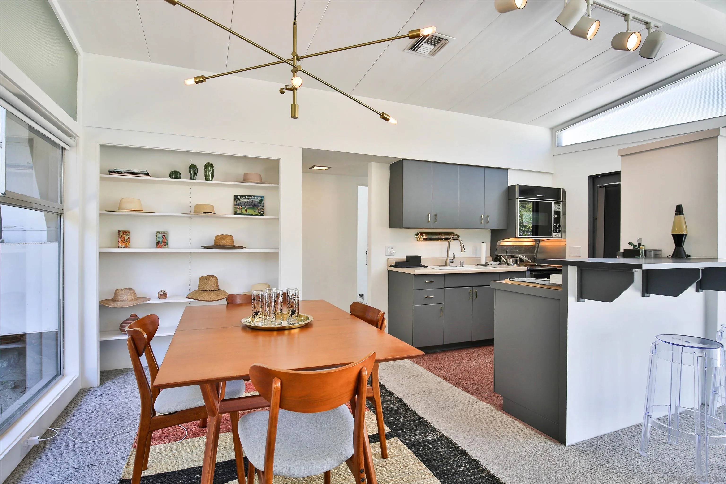 https://cdn.realtyfeed.com/cdn/127/260004315/2c621a2fba20e53f3af457713d81f9c4.webp