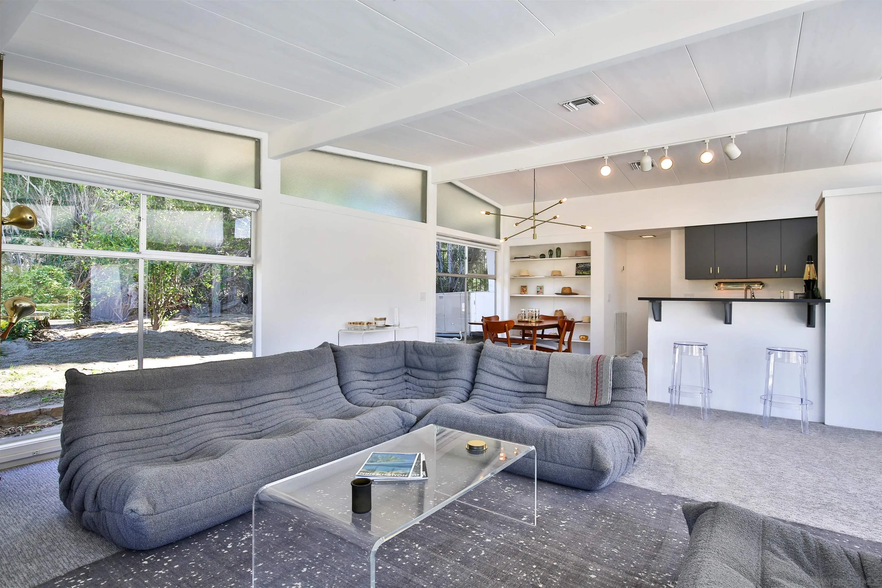 https://cdn.realtyfeed.com/cdn/127/260004315/910f1b36b8f02fe25f30d867105580a2.webp