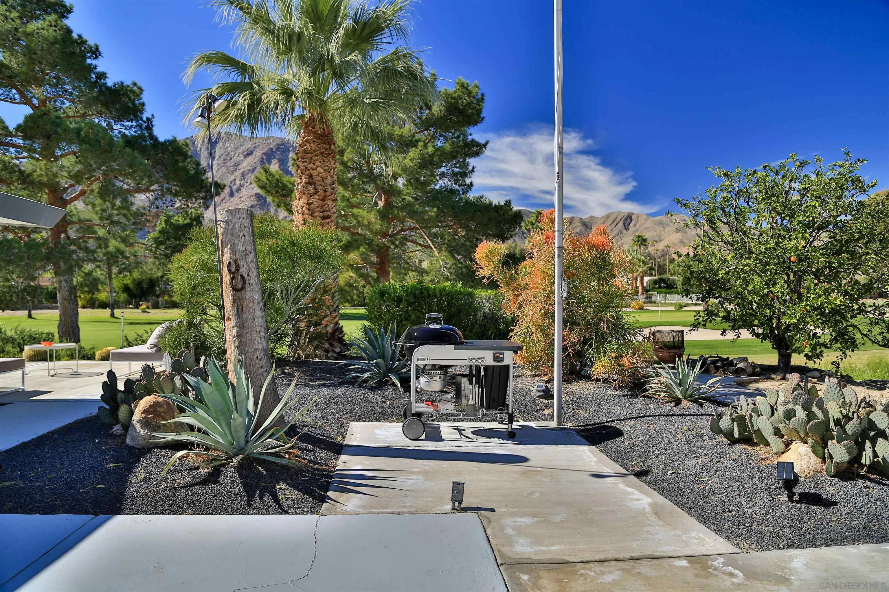 https://cdn.realtyfeed.com/cdn/127/260004315/fc83b37973f14178fde1c69b299558d0.webp