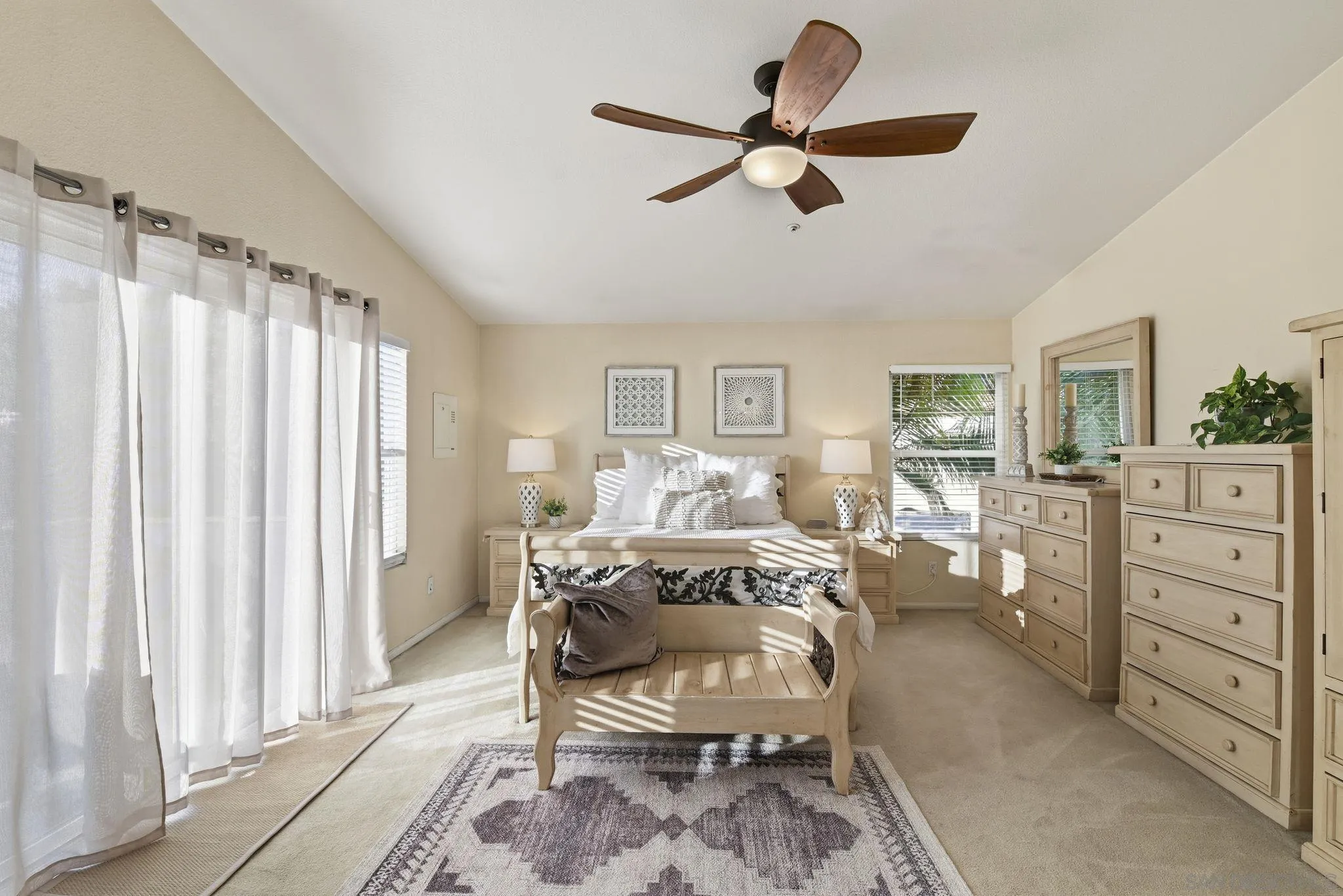 https://cdn.realtyfeed.com/cdn/127/260004318/2731c0b102a78614209073663481d2c2.webp