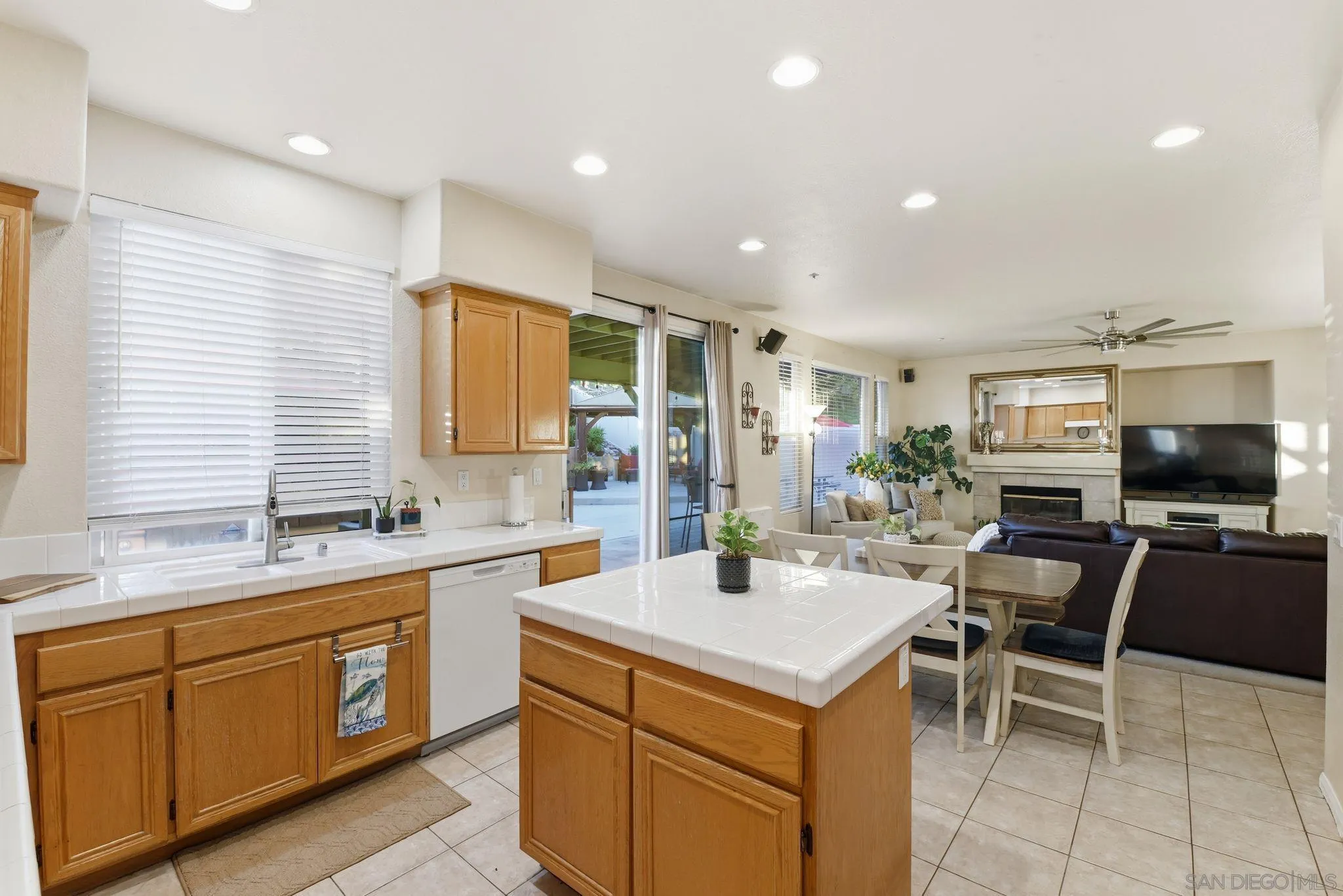 https://cdn.realtyfeed.com/cdn/127/260004318/88dbe9e460dd5616932fec0e14b2a1ce.webp